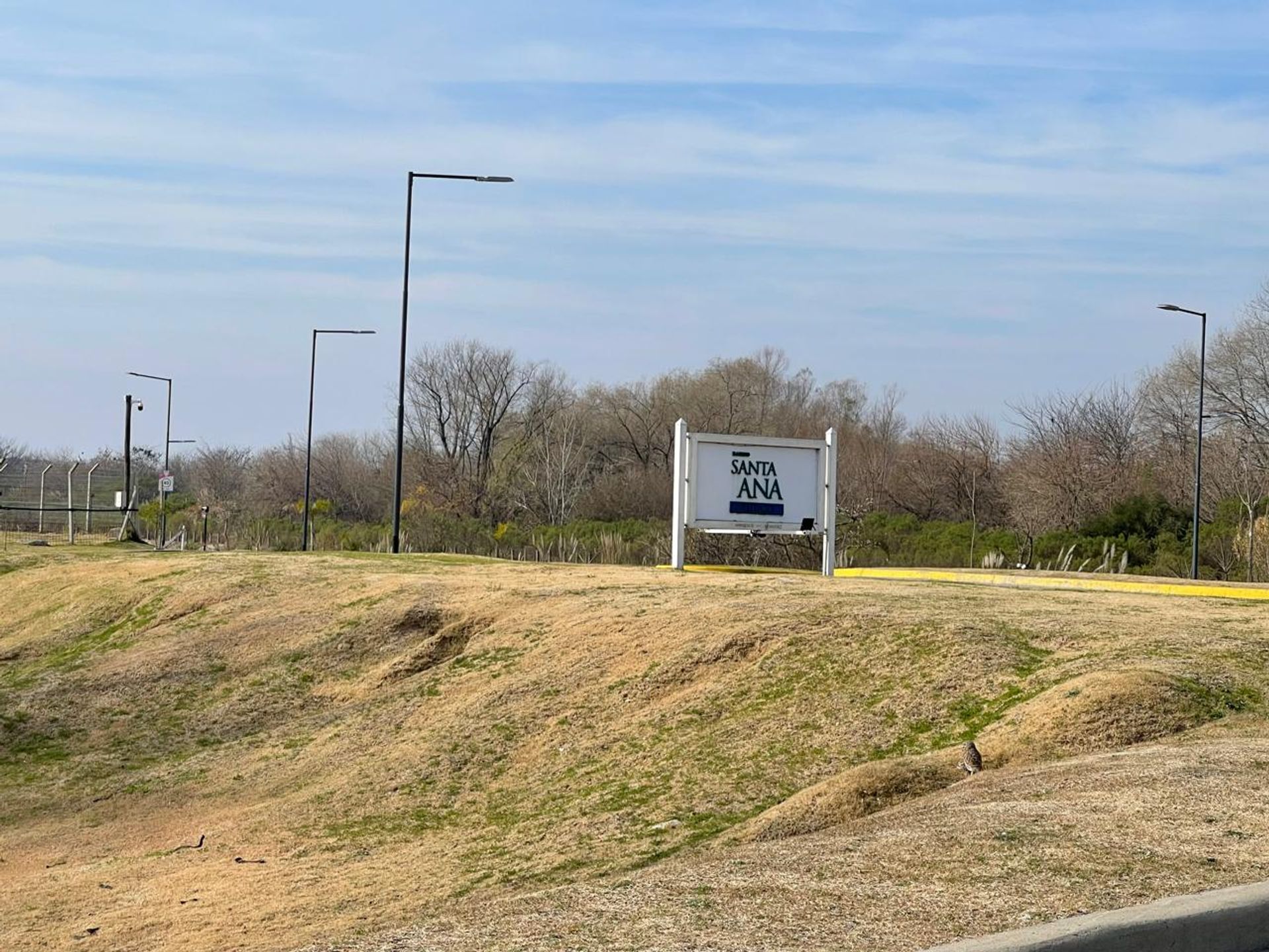 Venta Lote al Agua , Barrio Santa Ana II .