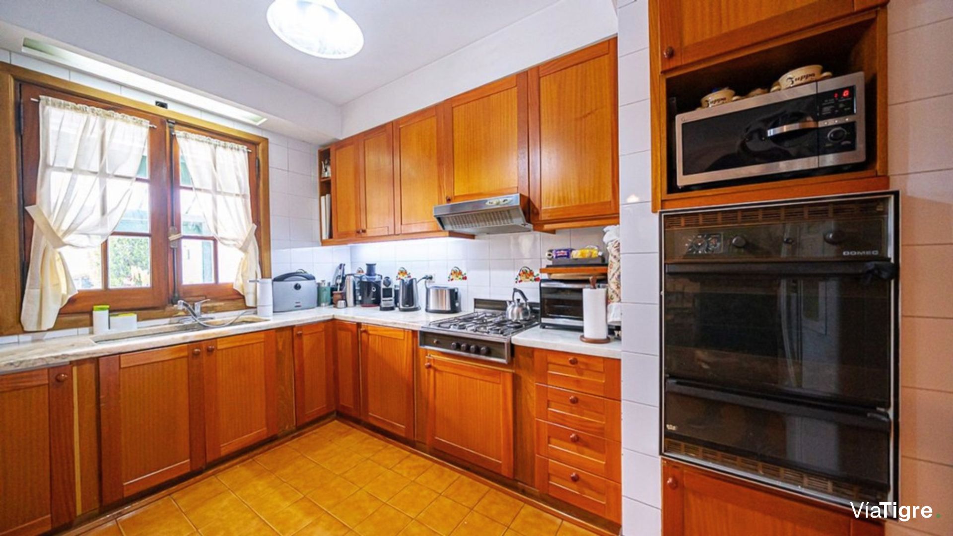 Casa En Venta En Olivos 5 Ambientes Pileta