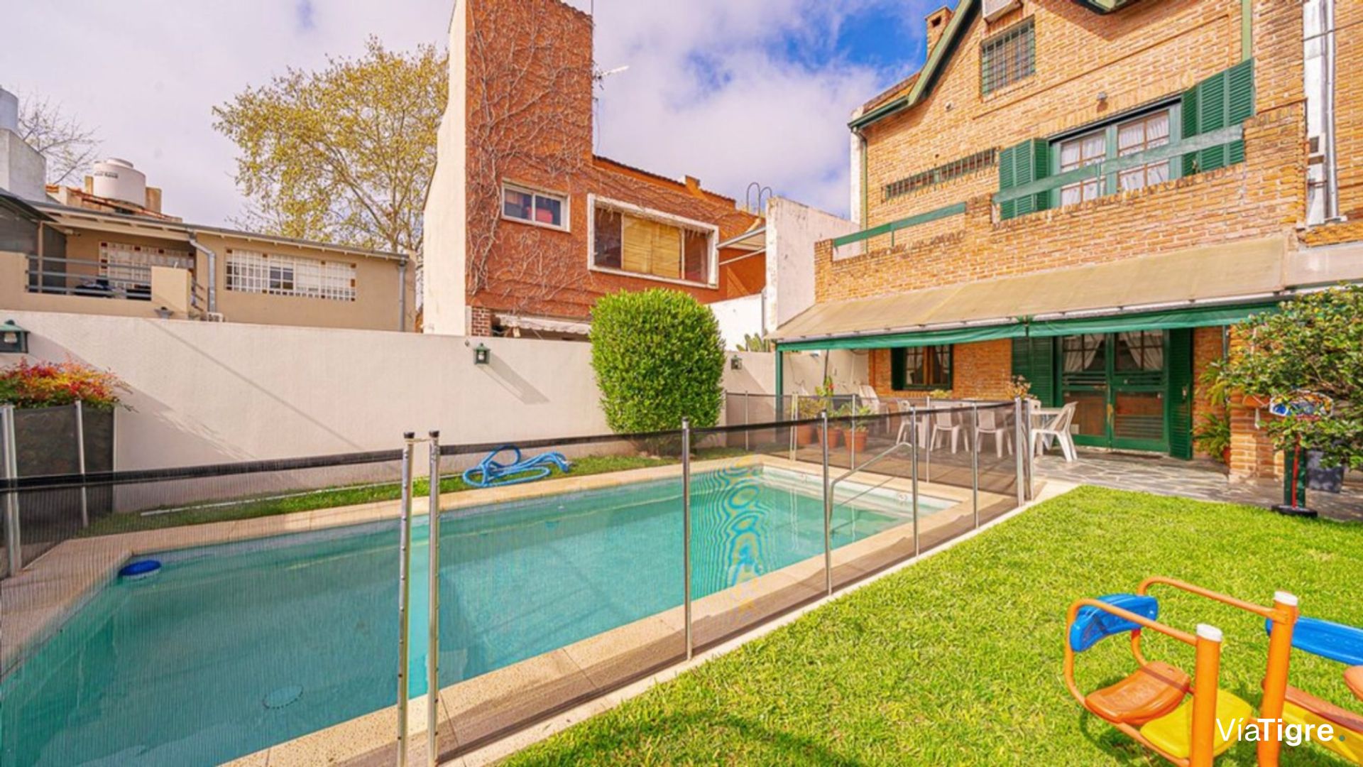 Casa En Venta En Olivos 5 Ambientes Pileta