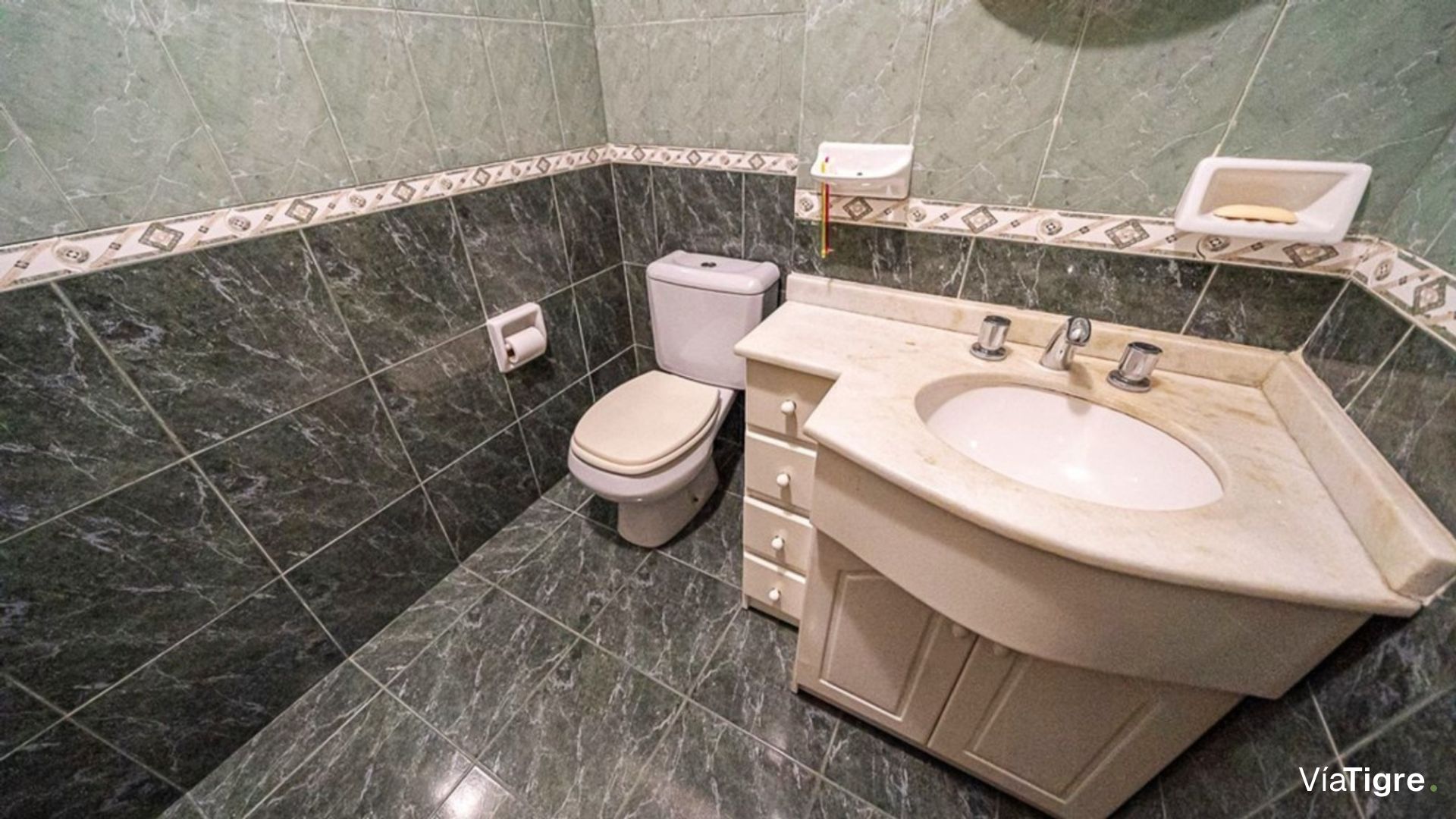 Casa En Venta En Olivos 5 Ambientes Pileta