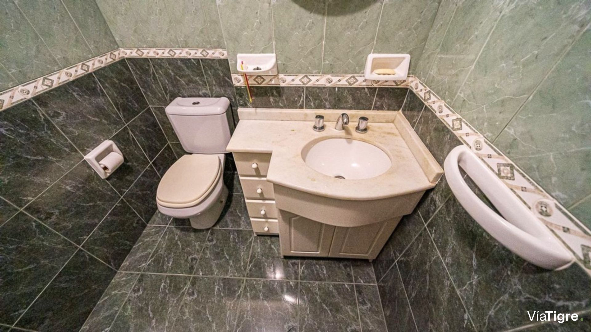 Casa En Venta En Olivos 5 Ambientes Pileta