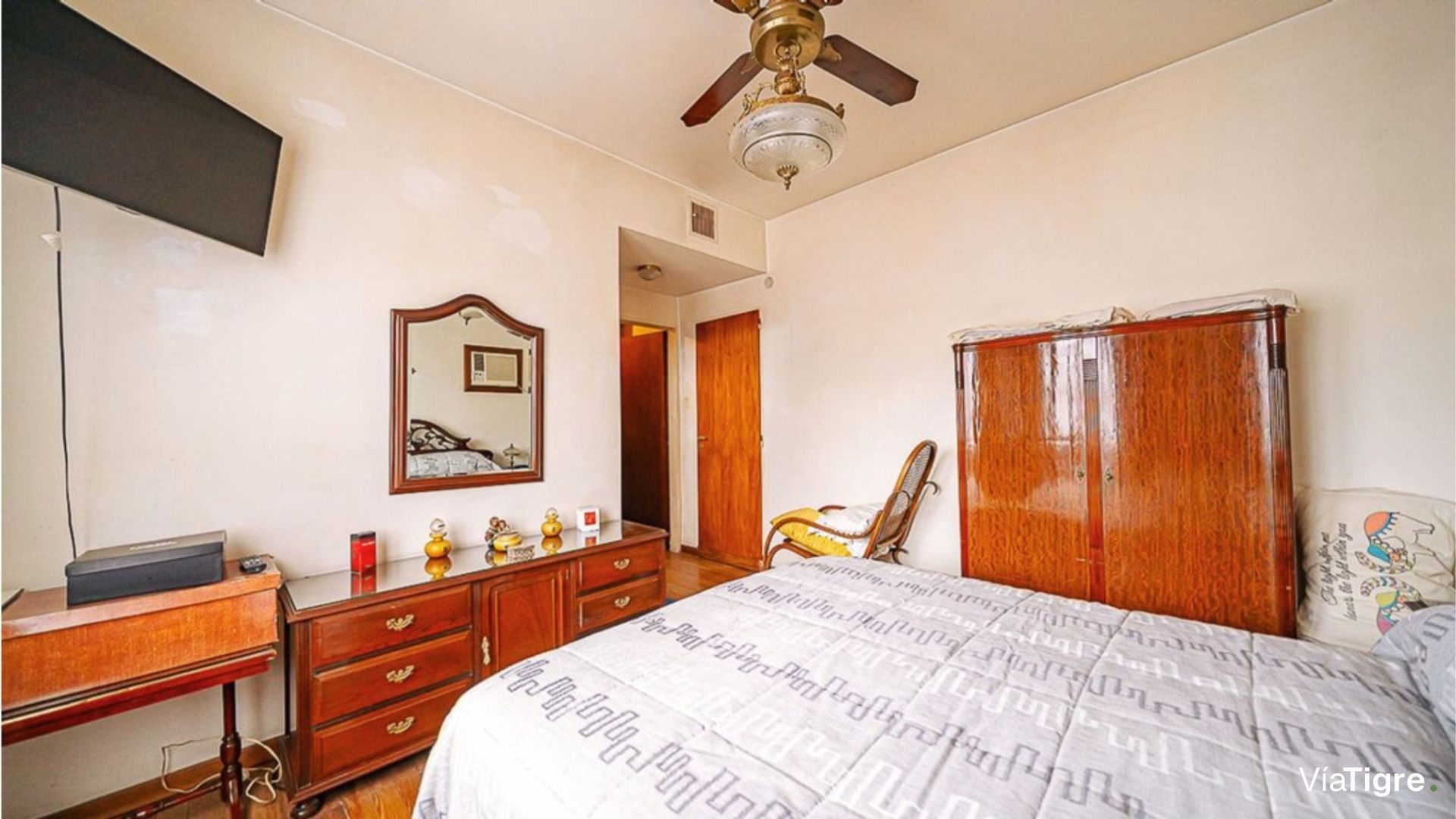 Casa En Venta En Olivos 5 Ambientes Pileta
