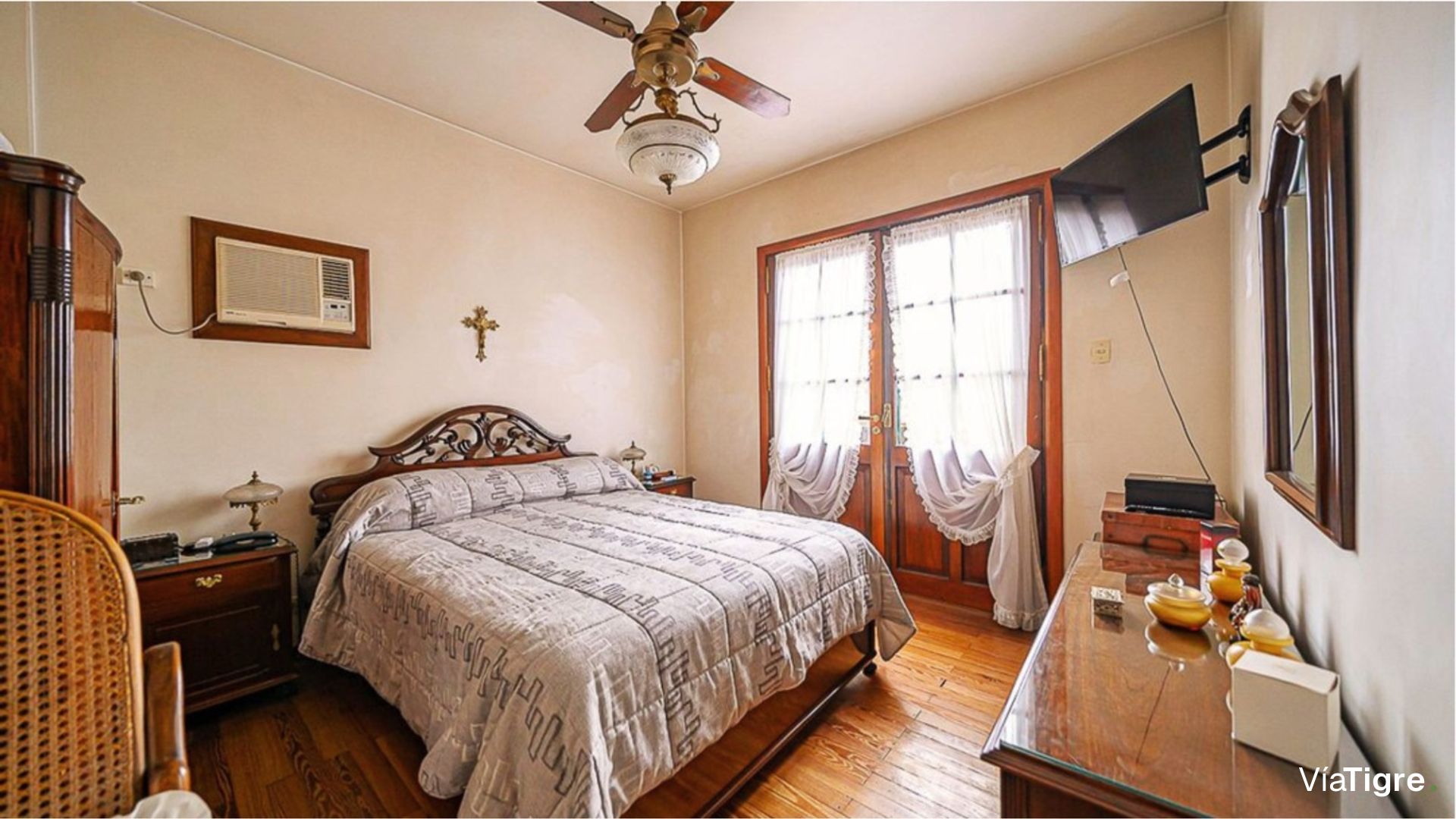 Casa En Venta En Olivos 5 Ambientes Pileta