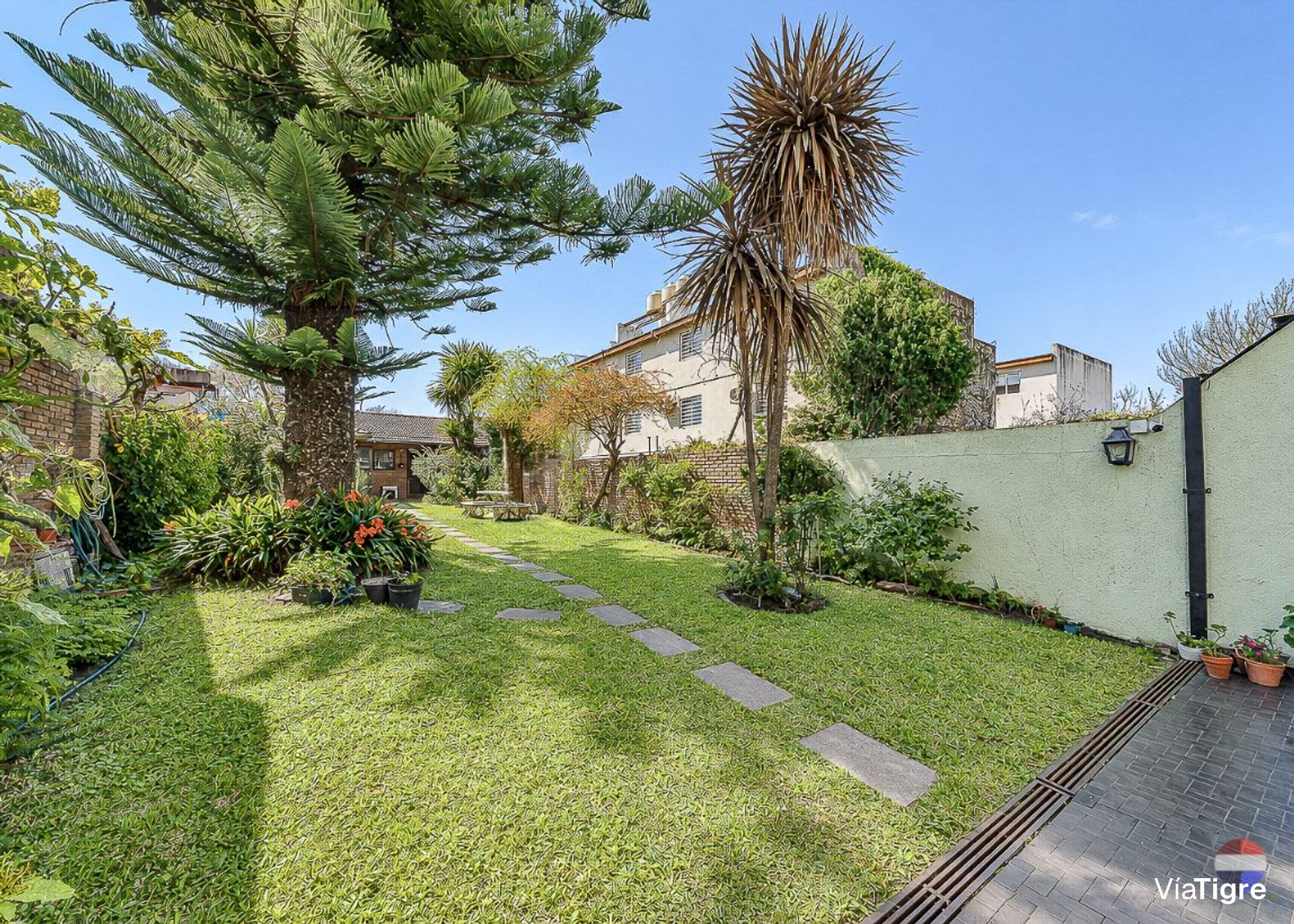 Casa 2 Plantas Parque Quincho Parrilla Cocheras