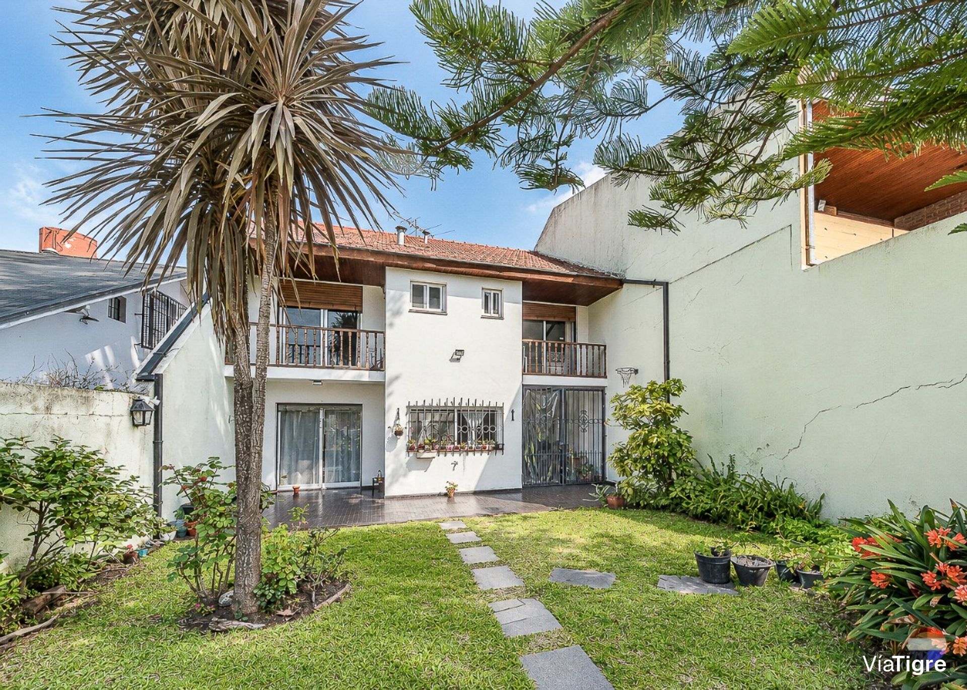 Casa 2 Plantas Parque Quincho Parrilla Cocheras