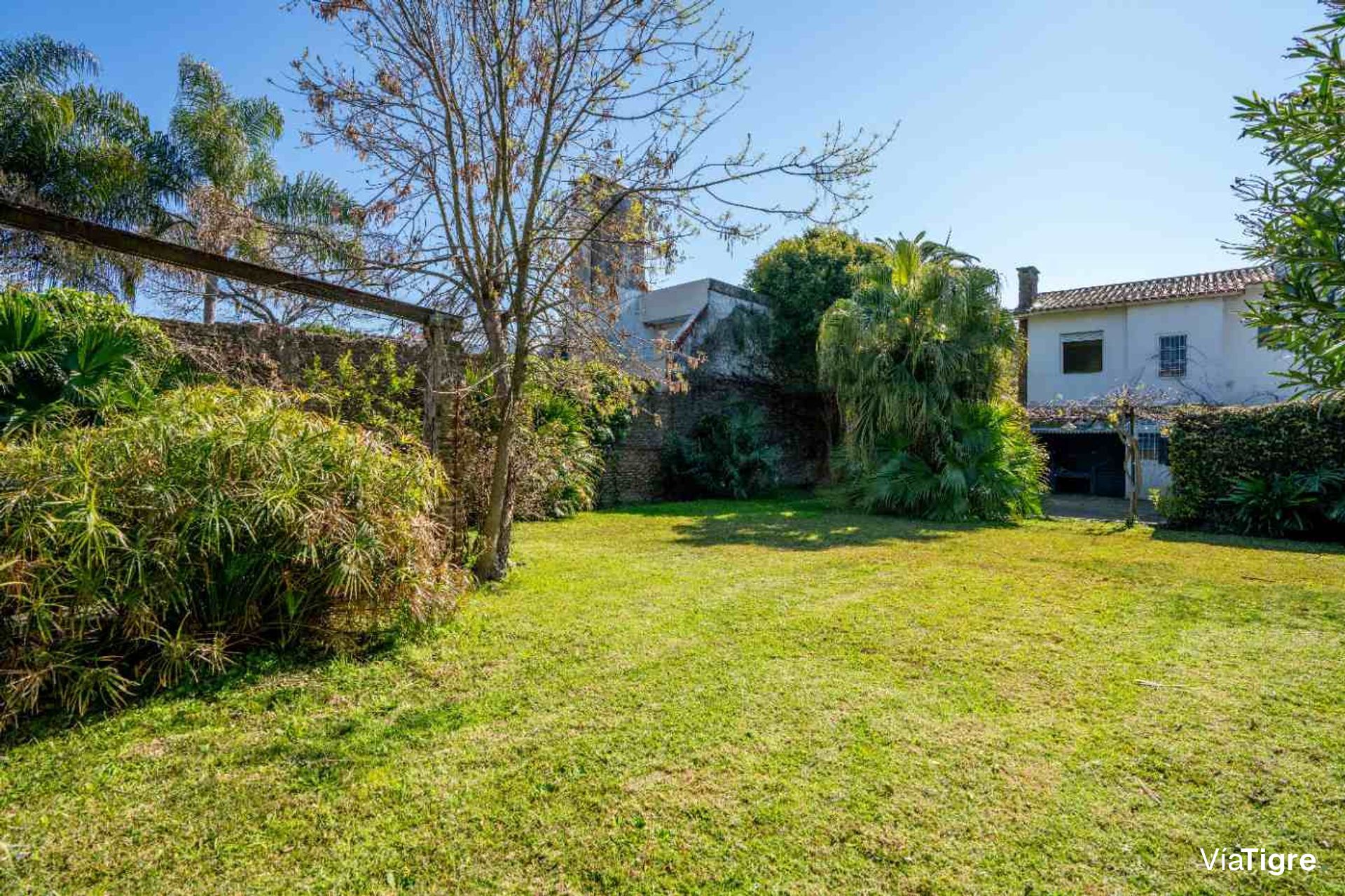 NVO! Lote de 577m2 con casa A Reciclar - Bajo SI