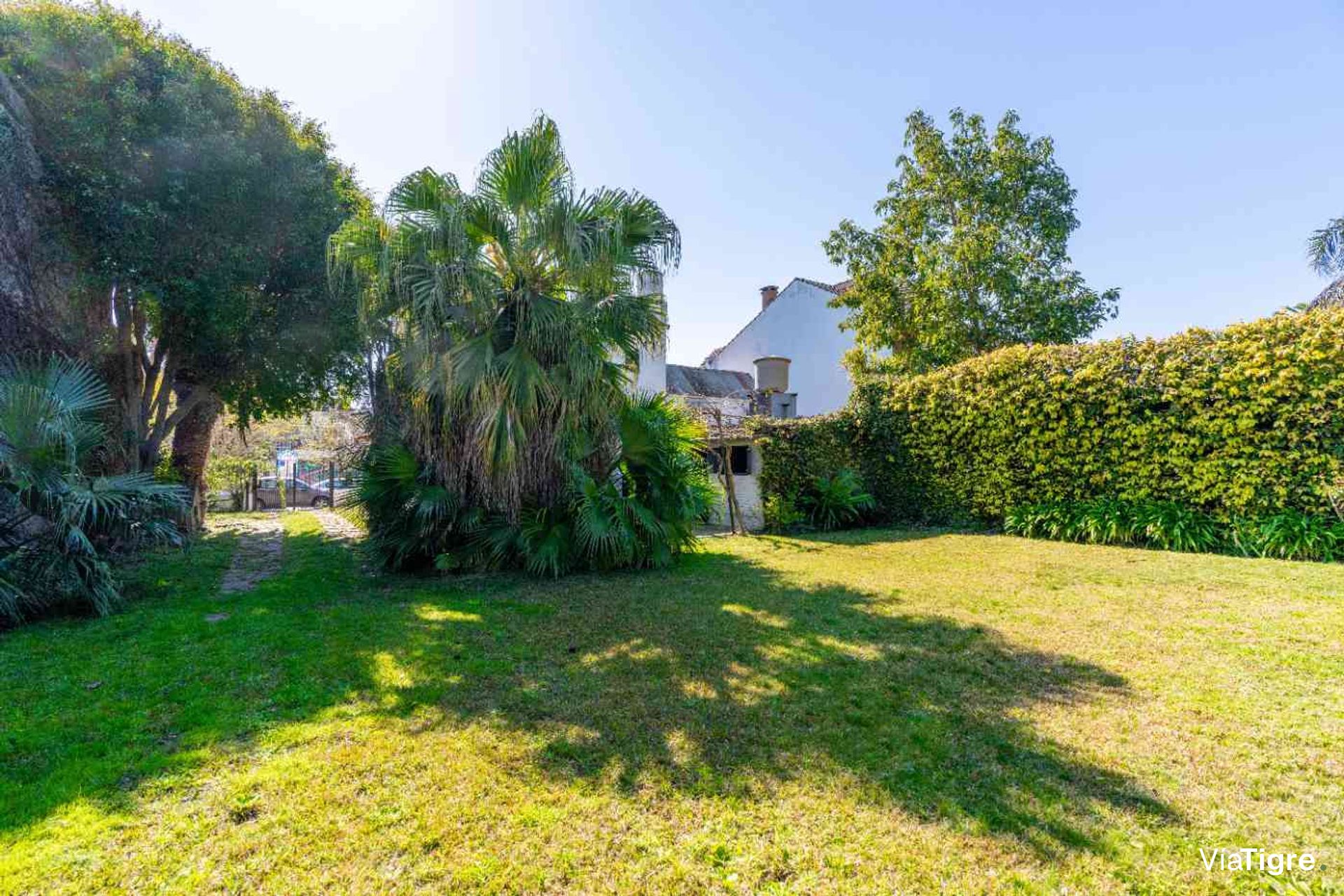 NVO! Lote de 577m2 con casa A Reciclar - Bajo SI