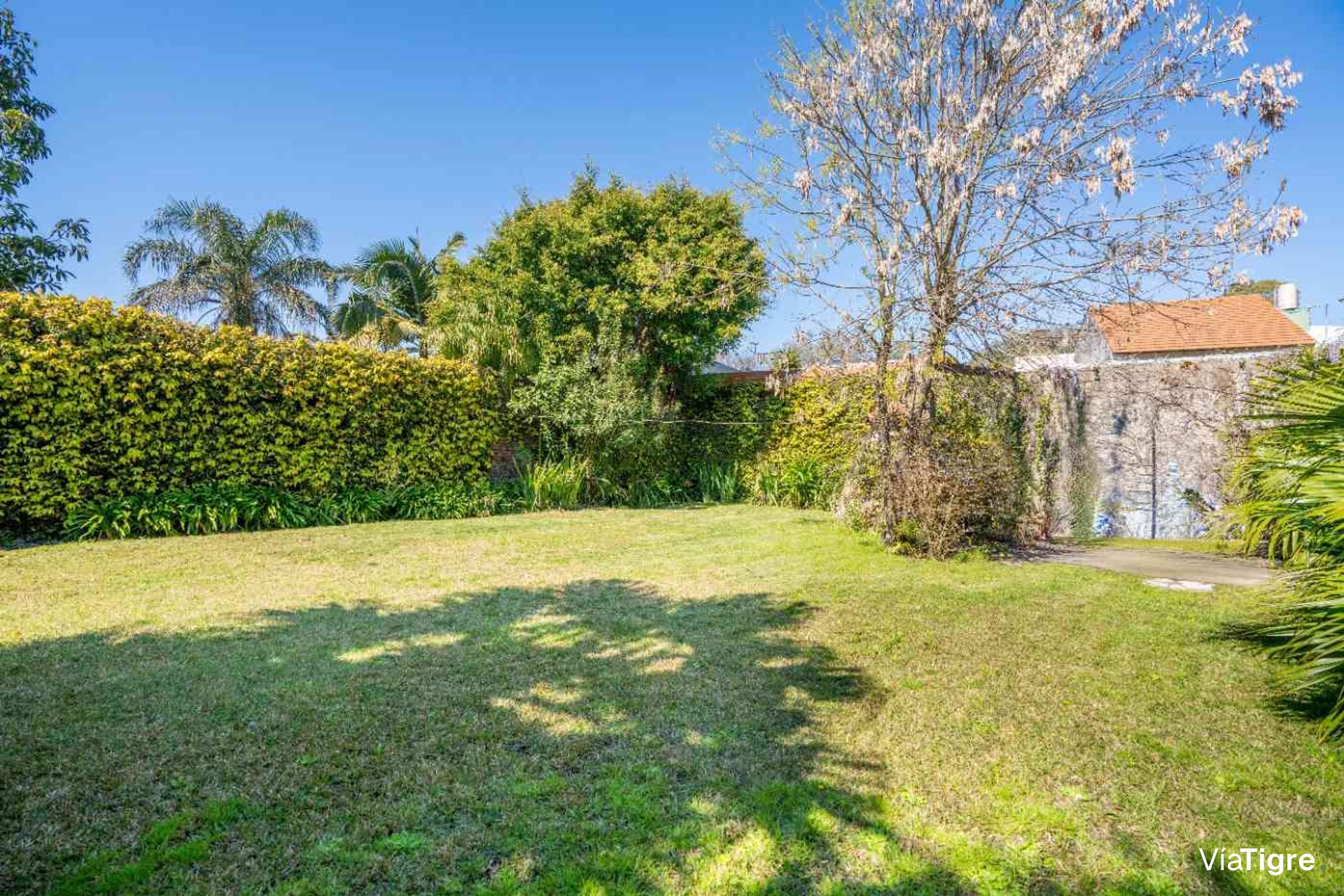 NVO! Lote de 577m2 con casa A Reciclar - Bajo SI
