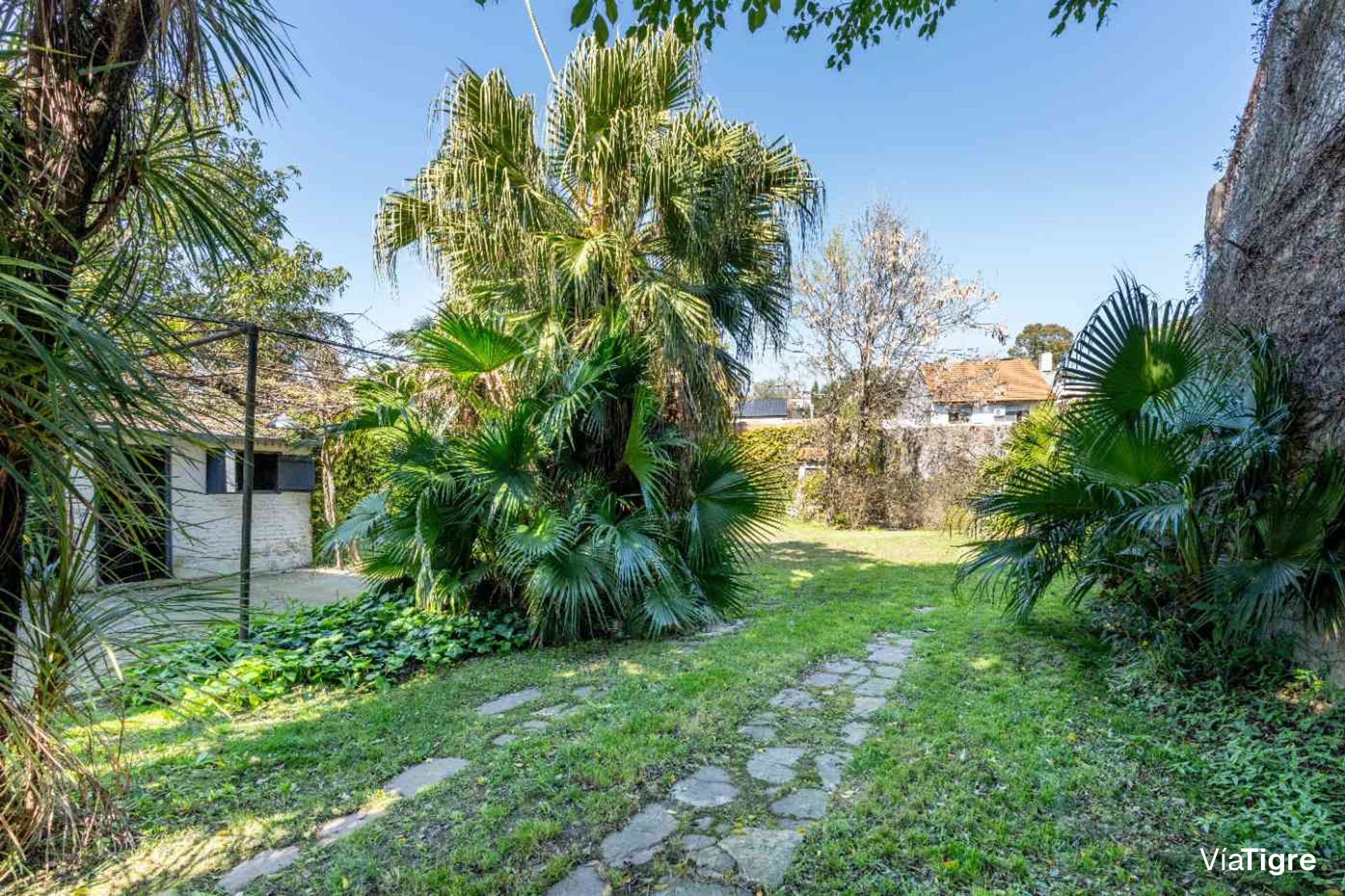 NVO! Lote de 577m2 con casa A Reciclar - Bajo SI