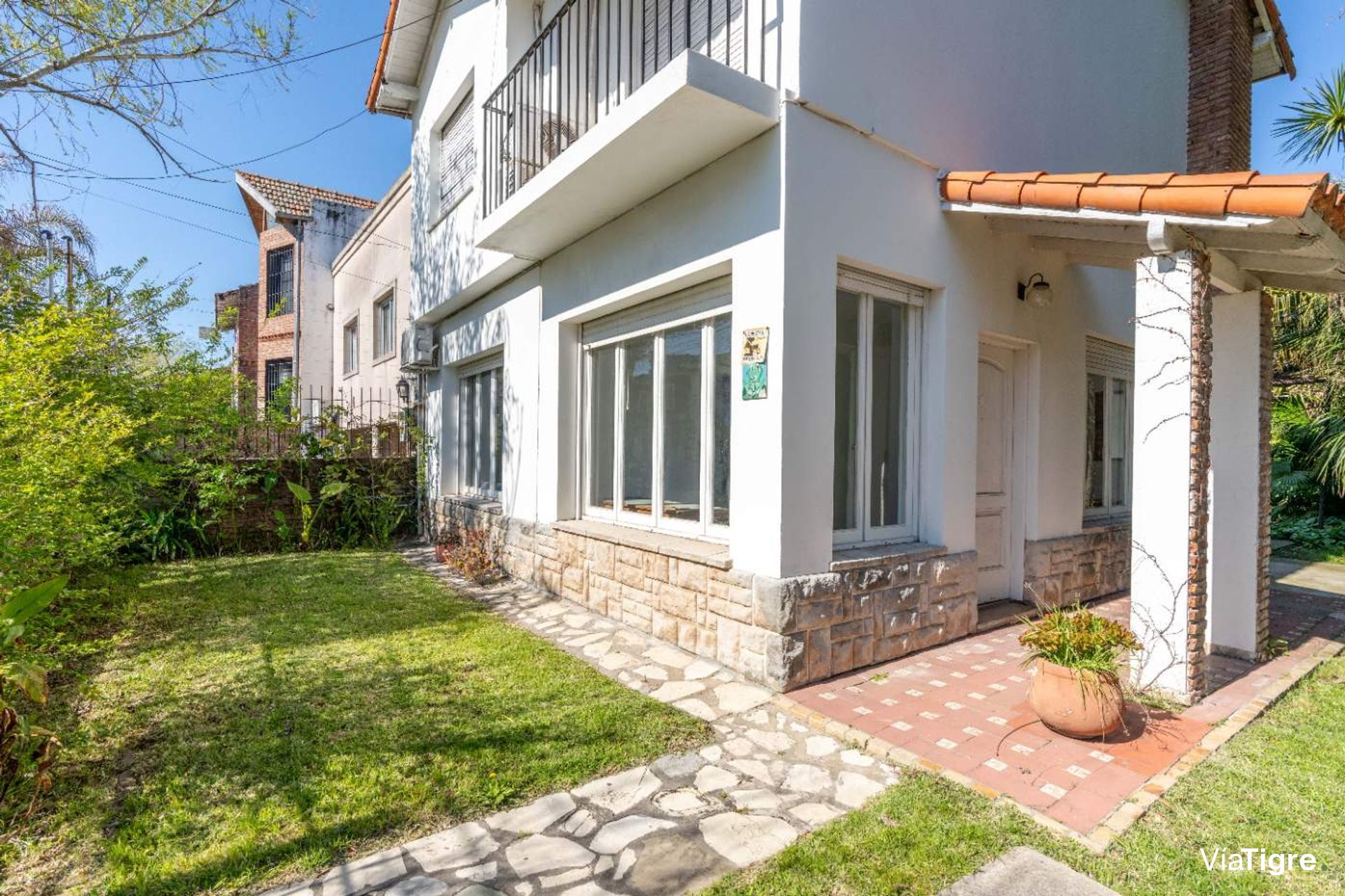 NVO! Lote de 577m2 con casa A Reciclar - Bajo SI