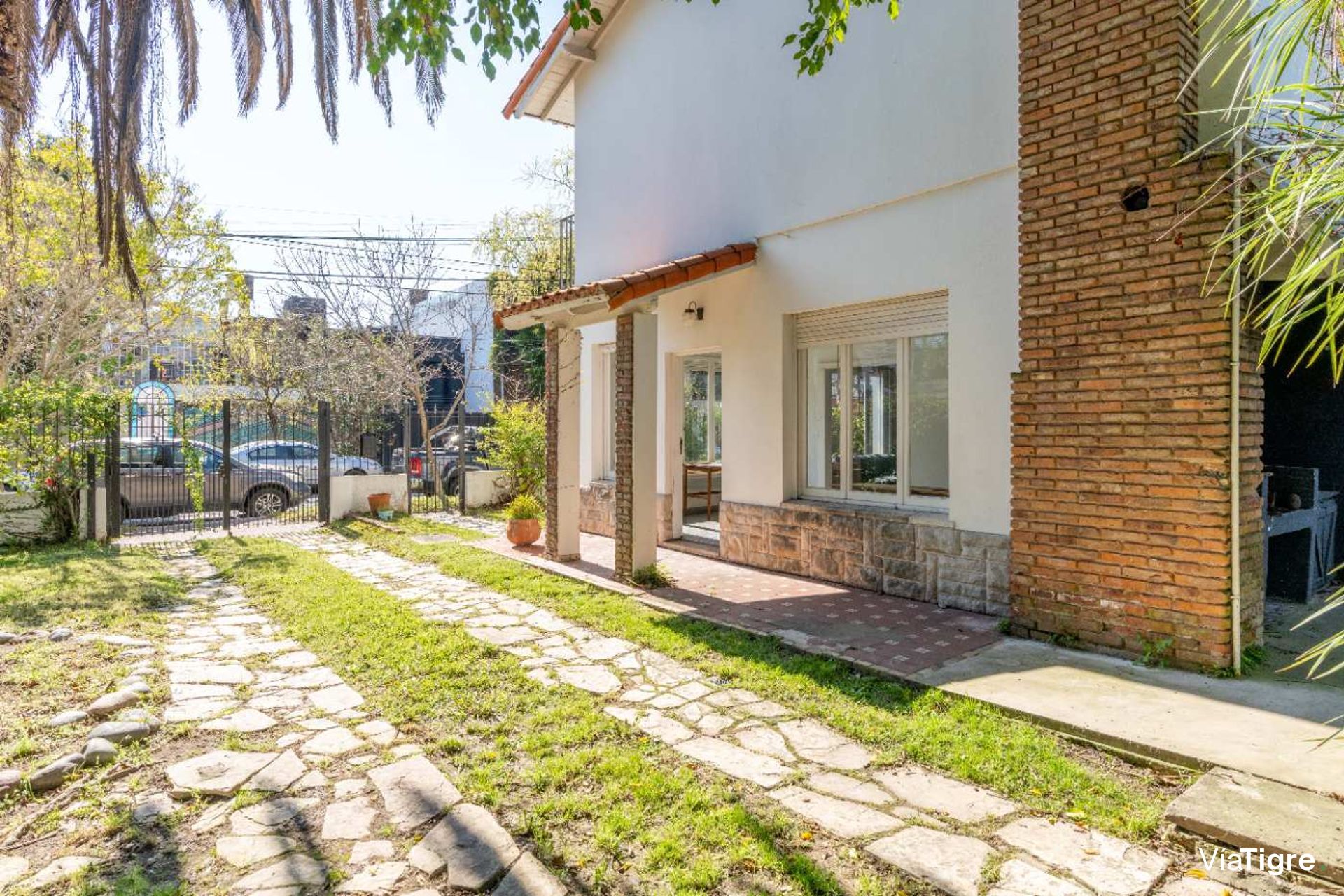 NVO! Lote de 577m2 con casa A Reciclar - Bajo SI