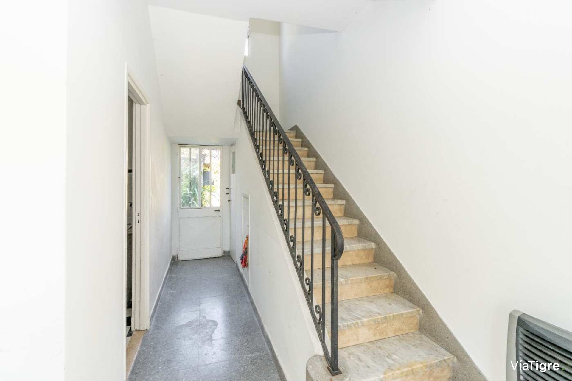 NVO! Lote de 577m2 con casa A Reciclar - Bajo SI