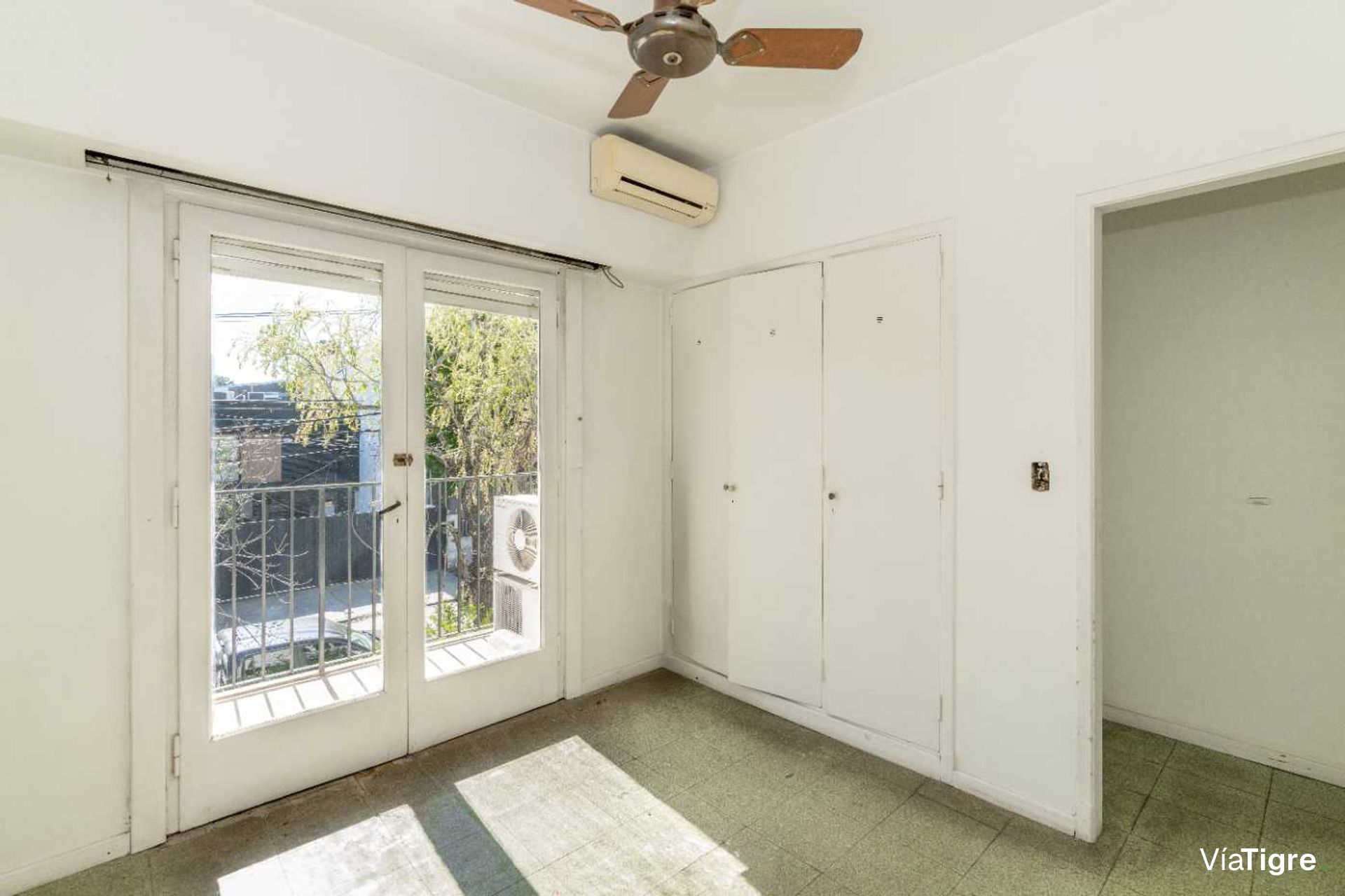 NVO! Lote de 577m2 con casa A Reciclar - Bajo SI