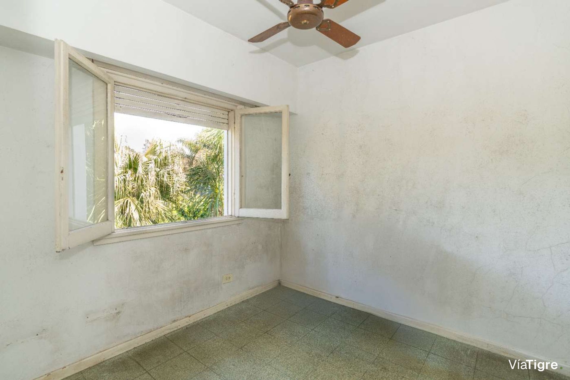 NVO! Lote de 577m2 con casa A Reciclar - Bajo SI
