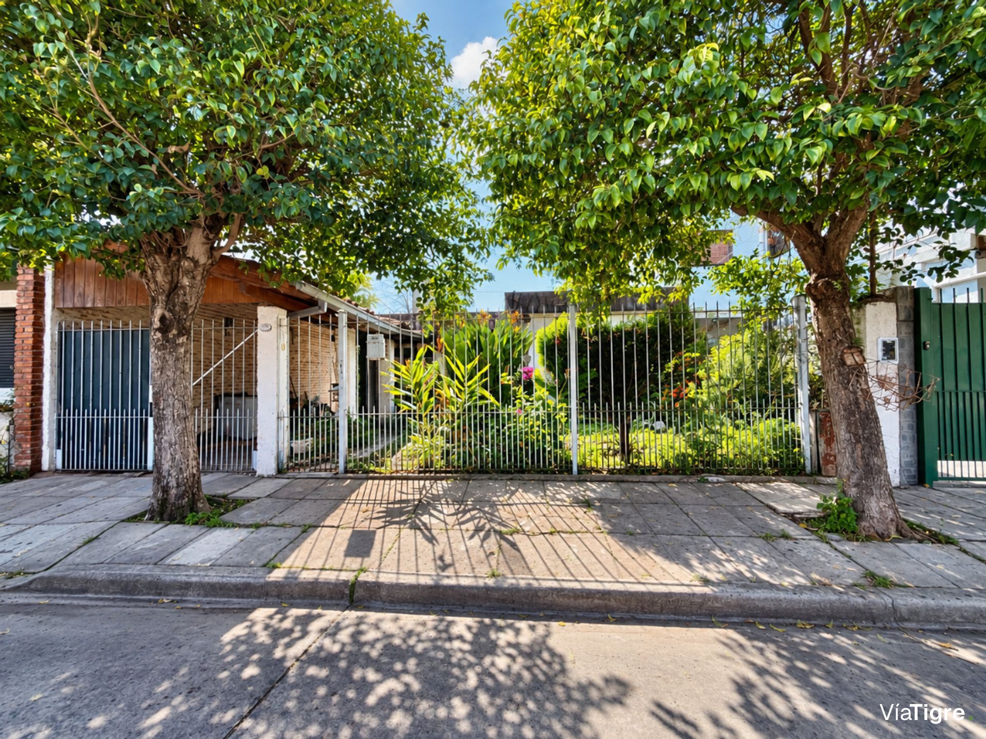 Casa Con Lote Propio Y Potencial De Proyecto