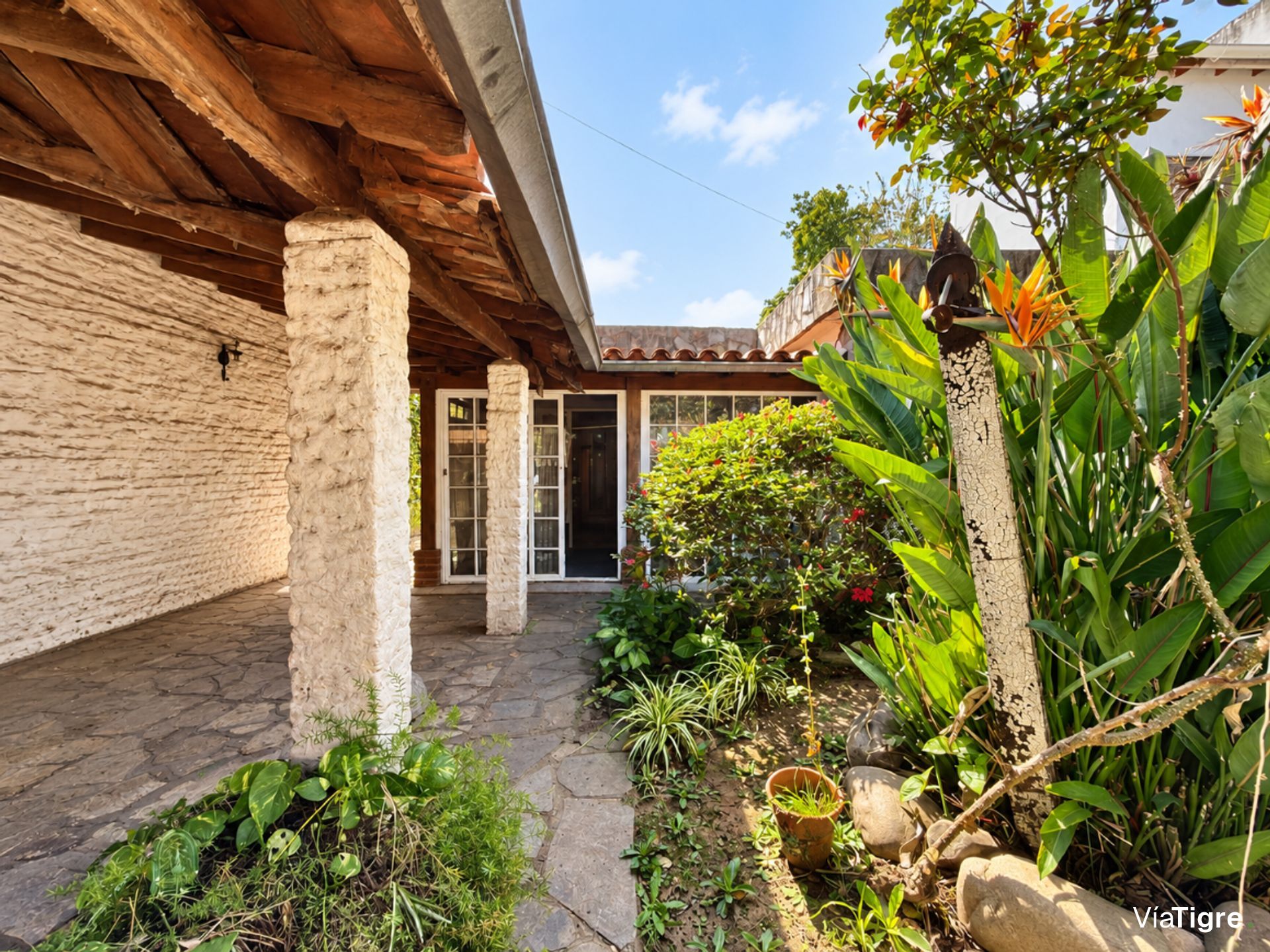 Casa Con Lote Propio Y Potencial De Proyecto