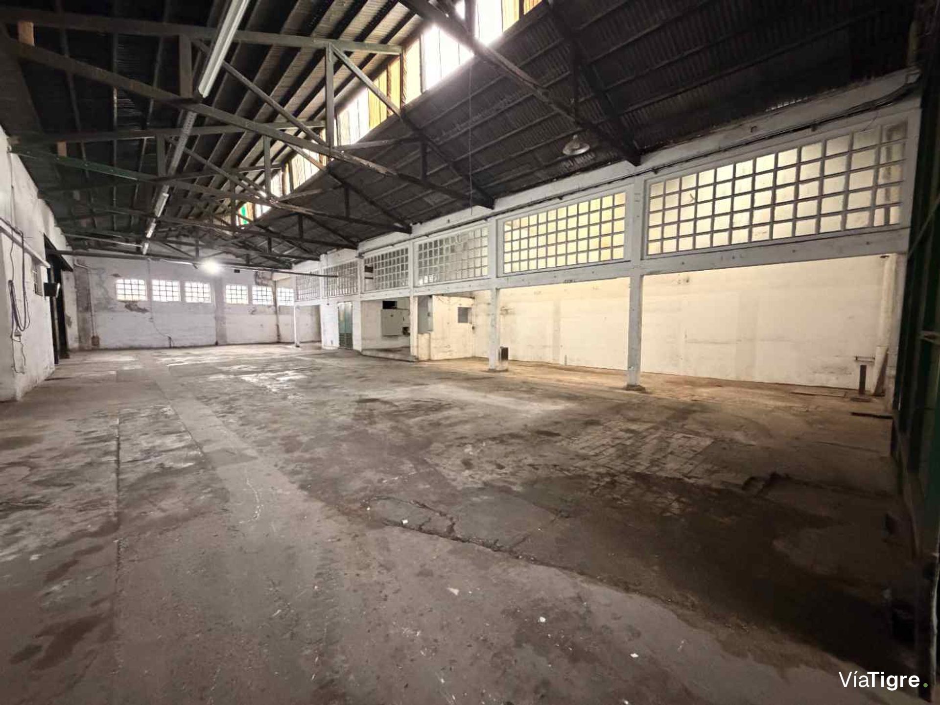 Deposito En Alquiler En Complejo Industrial