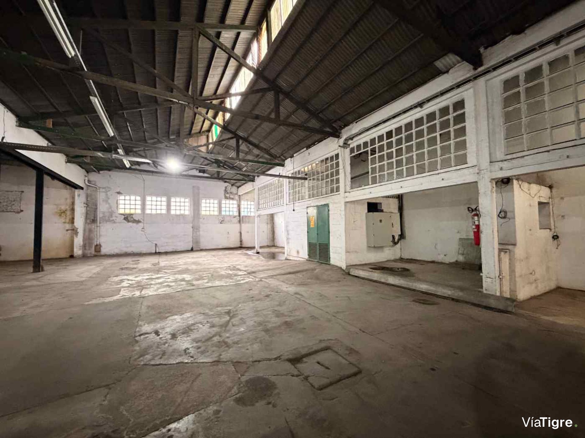 Deposito En Alquiler En Complejo Industrial