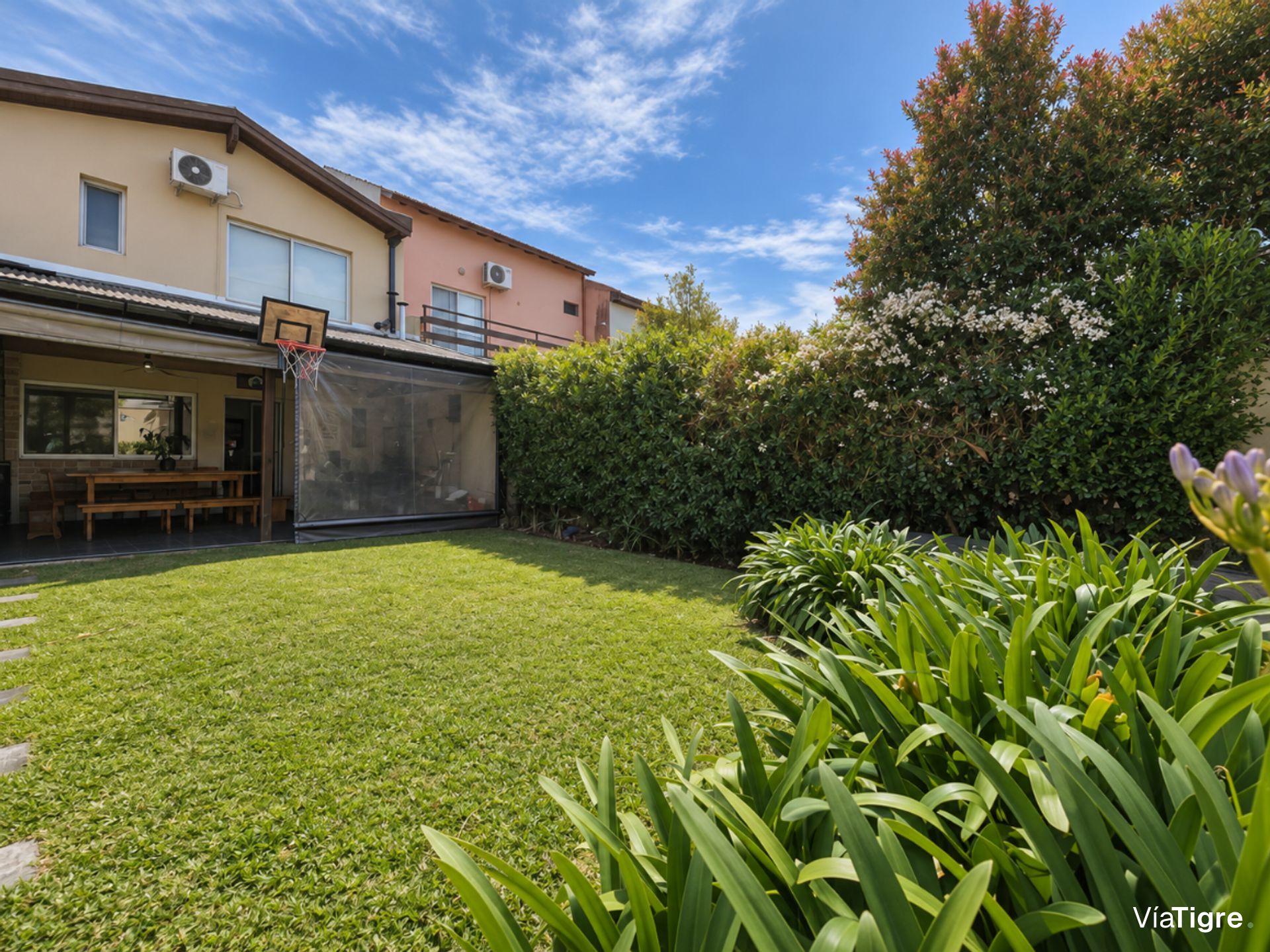 Venta Casa 4 Amb. Jardín Y Pileta-Altos De Pacheco