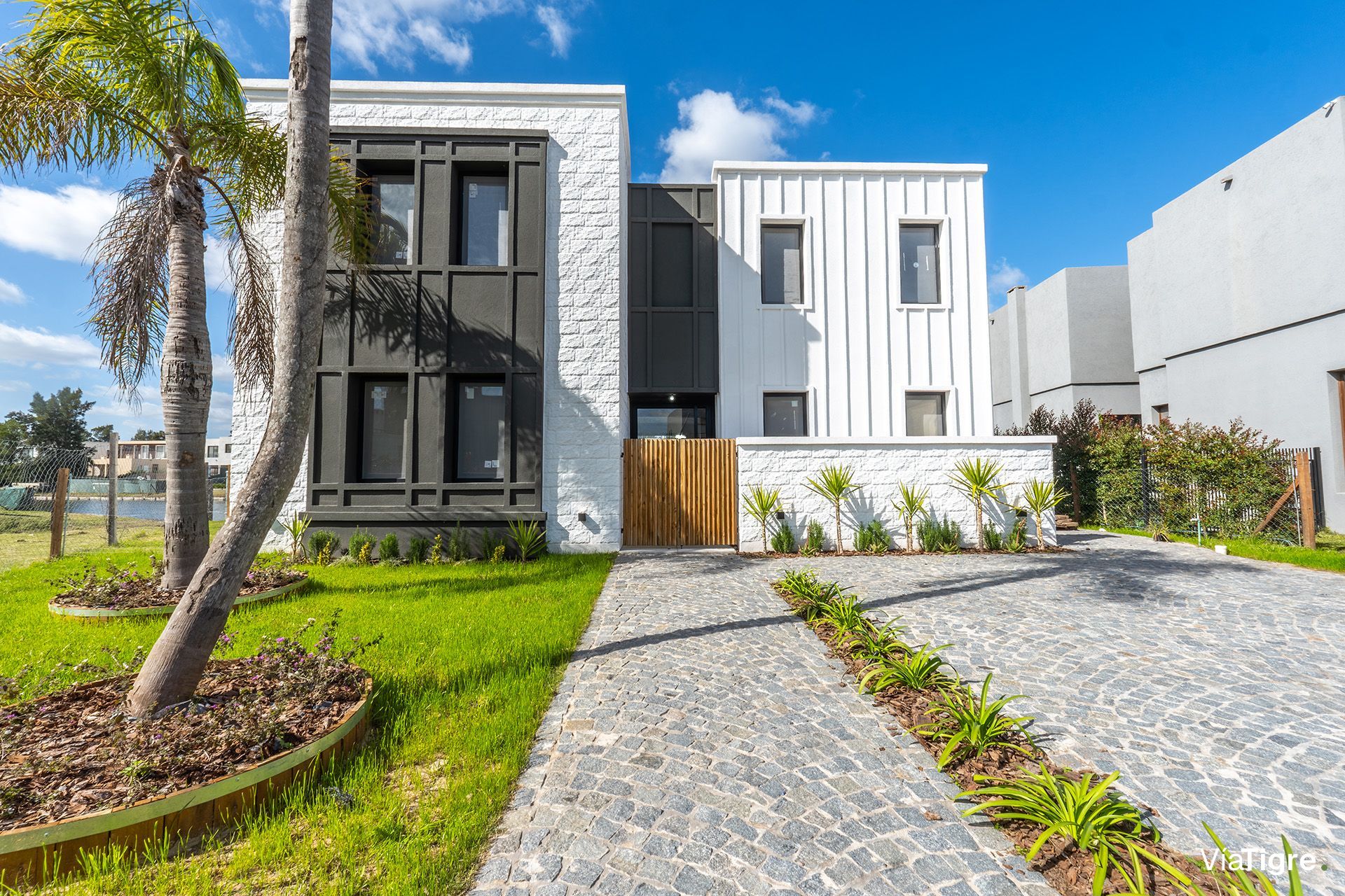 Magnífica casa a laguna en Laguna Grande 4 suites
