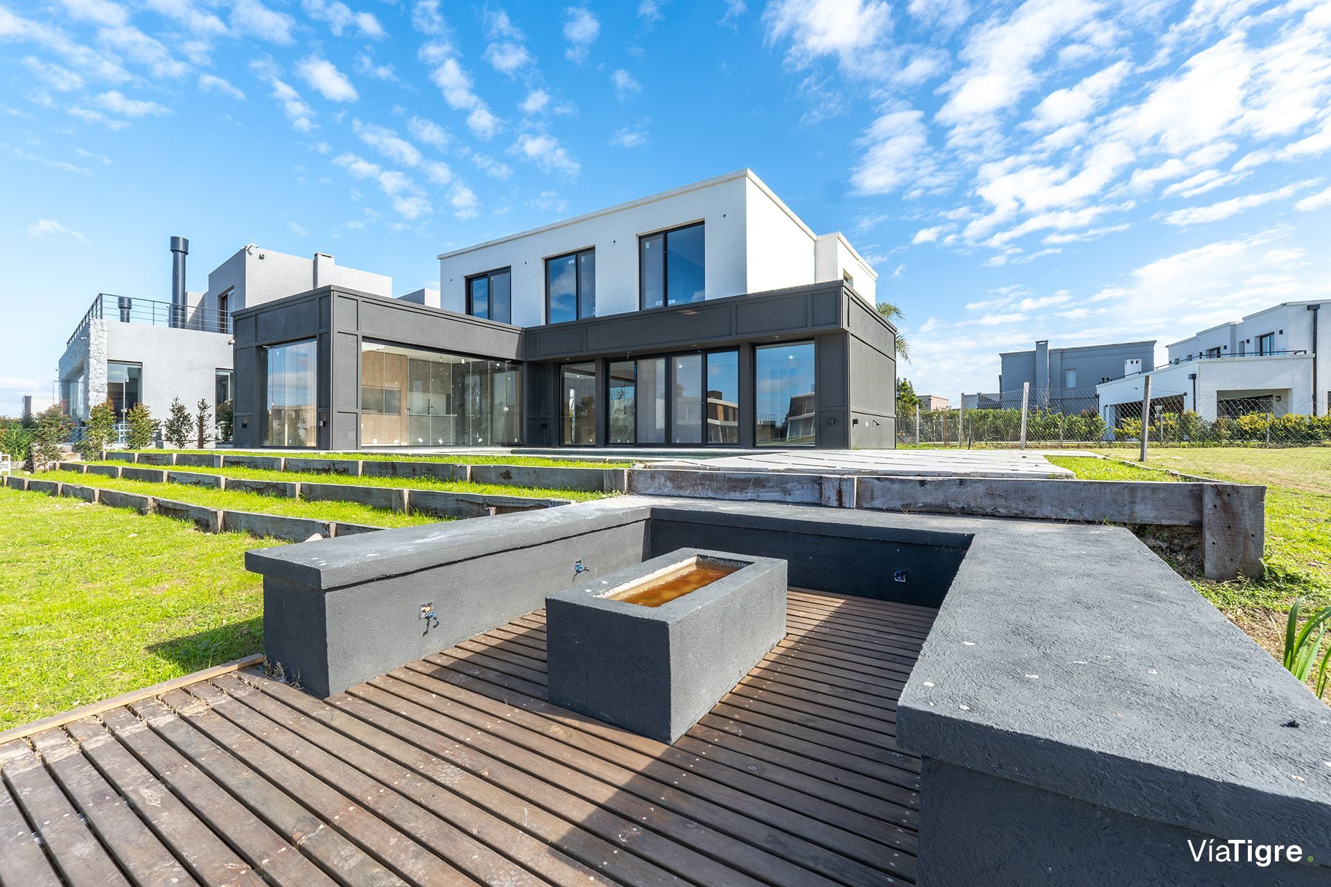 Magnífica casa a laguna en Laguna Grande 4 suites