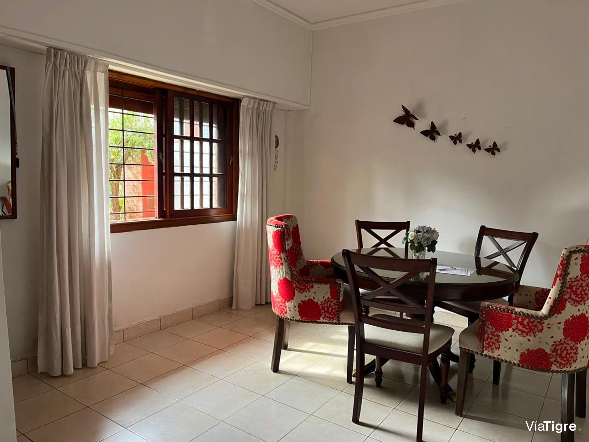 Casa con jardín