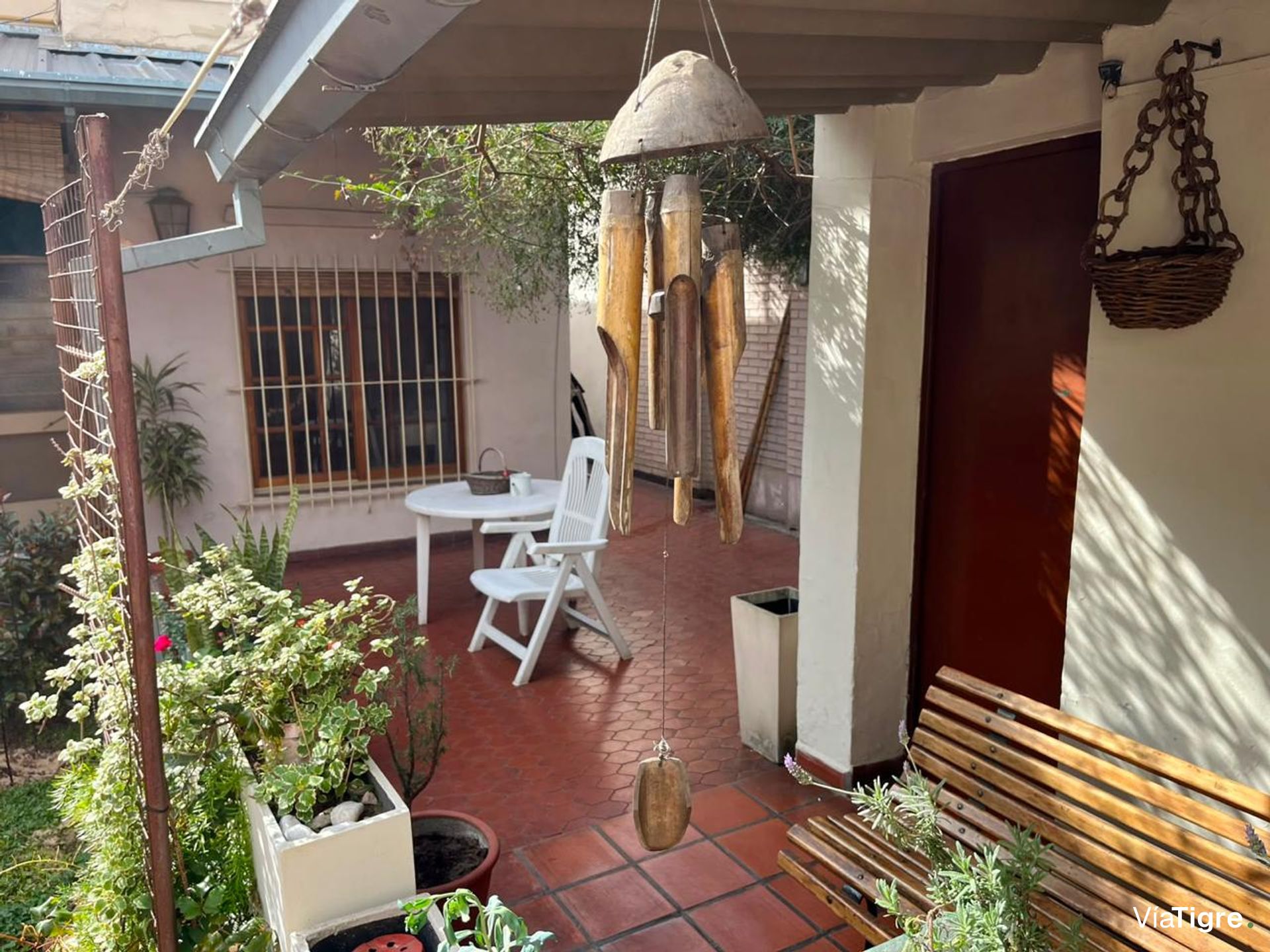 Casa con jardín