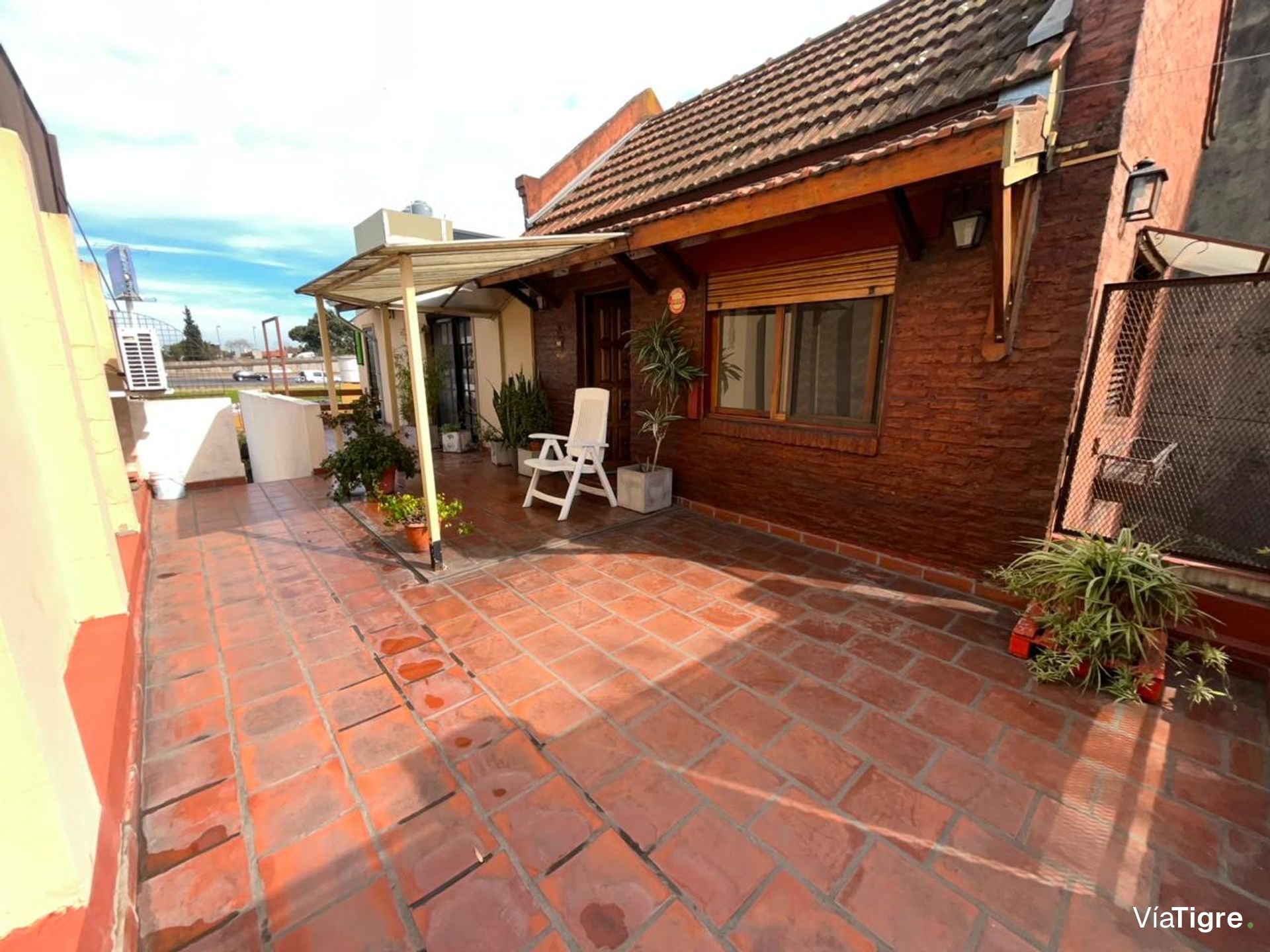 Casa con jardín