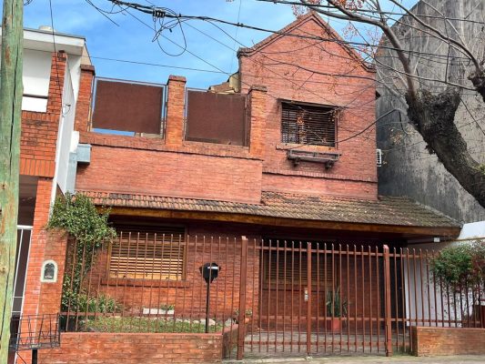 Casa con jardín
