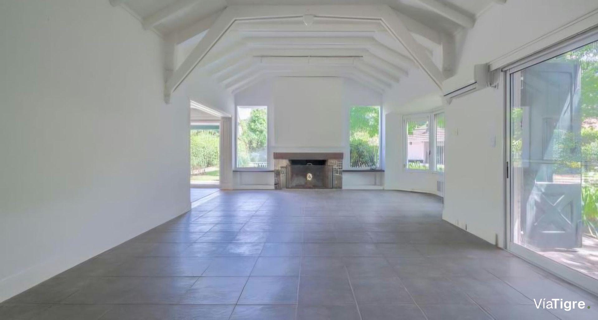 Venta Casa C/ Amplio Jardin B/Santa Rita, S.isidr0