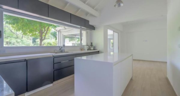 For Sale House With Large Garden In/Santa Rita, S.isidr0