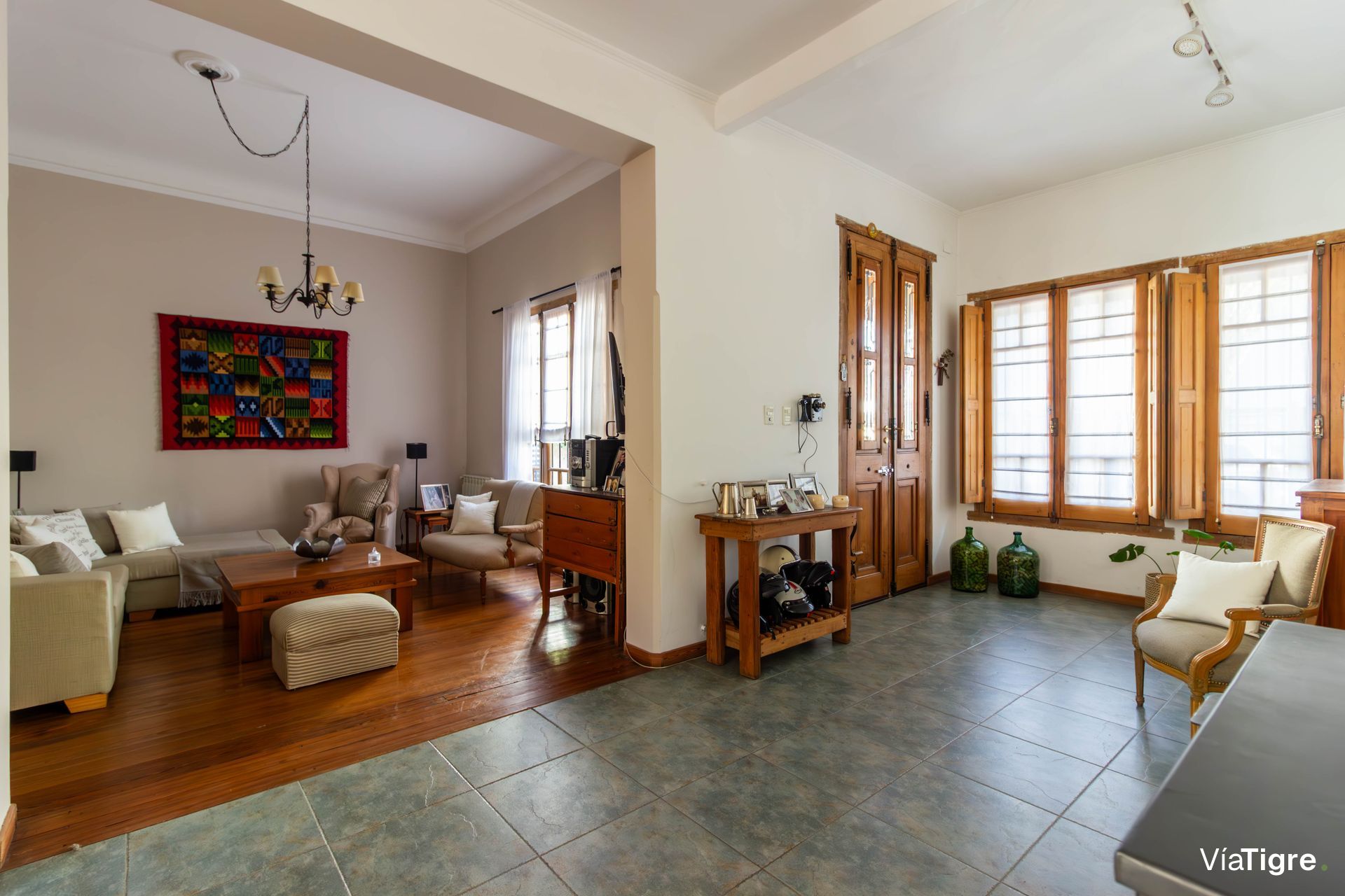VENTA Casa 400m2 terreno Pileta/Jardín Martínez