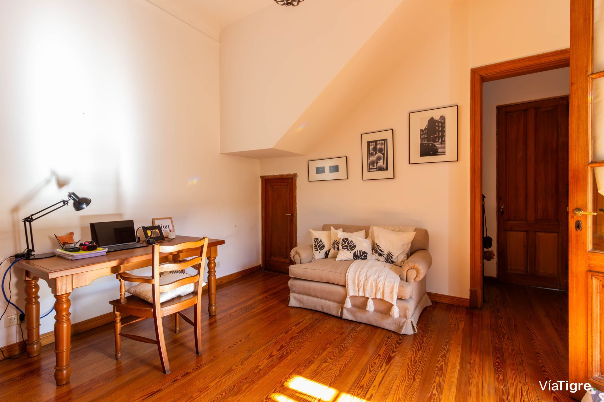 VENTA Casa 400m2 terreno Pileta/Jardín Martínez