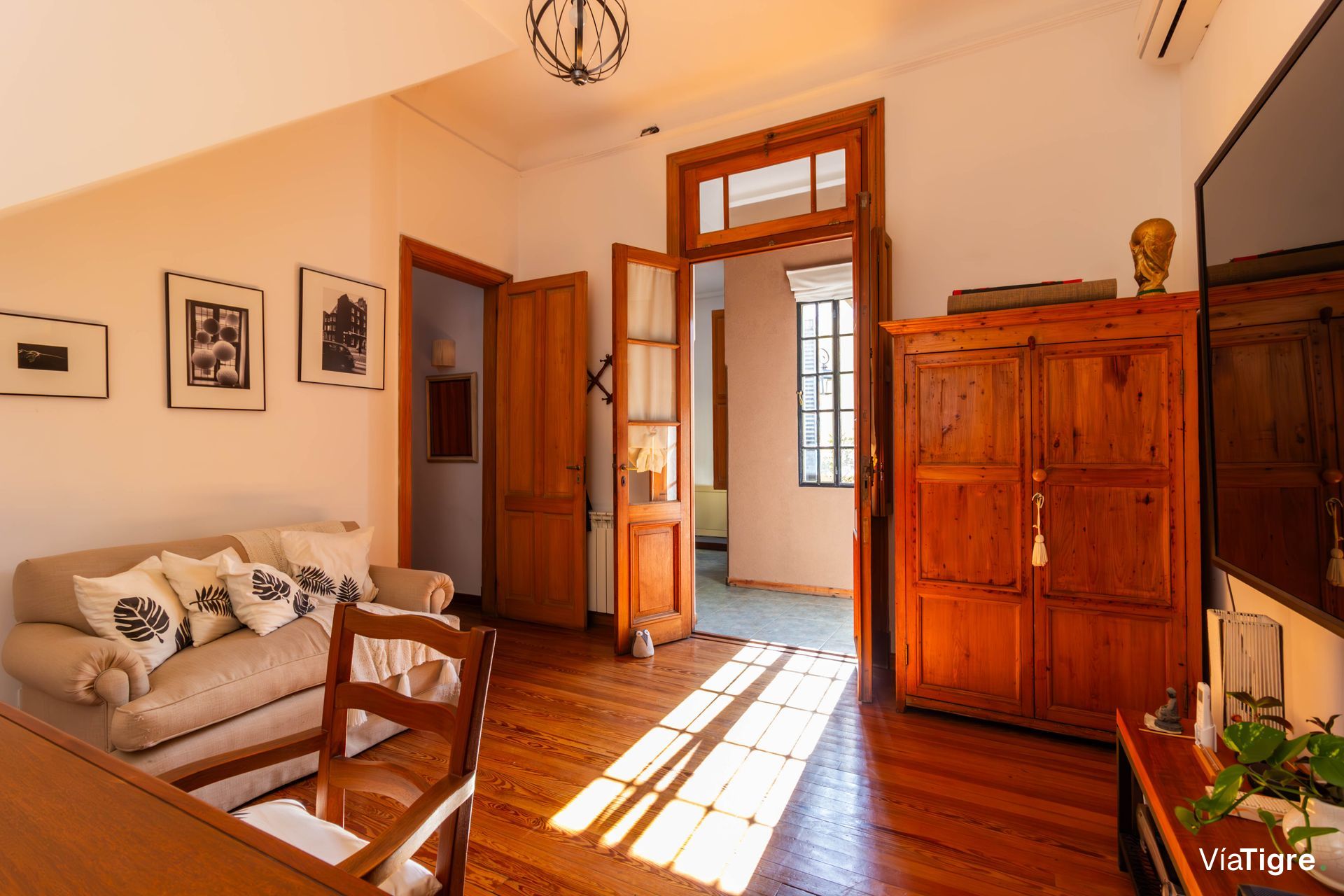 VENTA Casa 400m2 terreno Pileta/Jardín Martínez