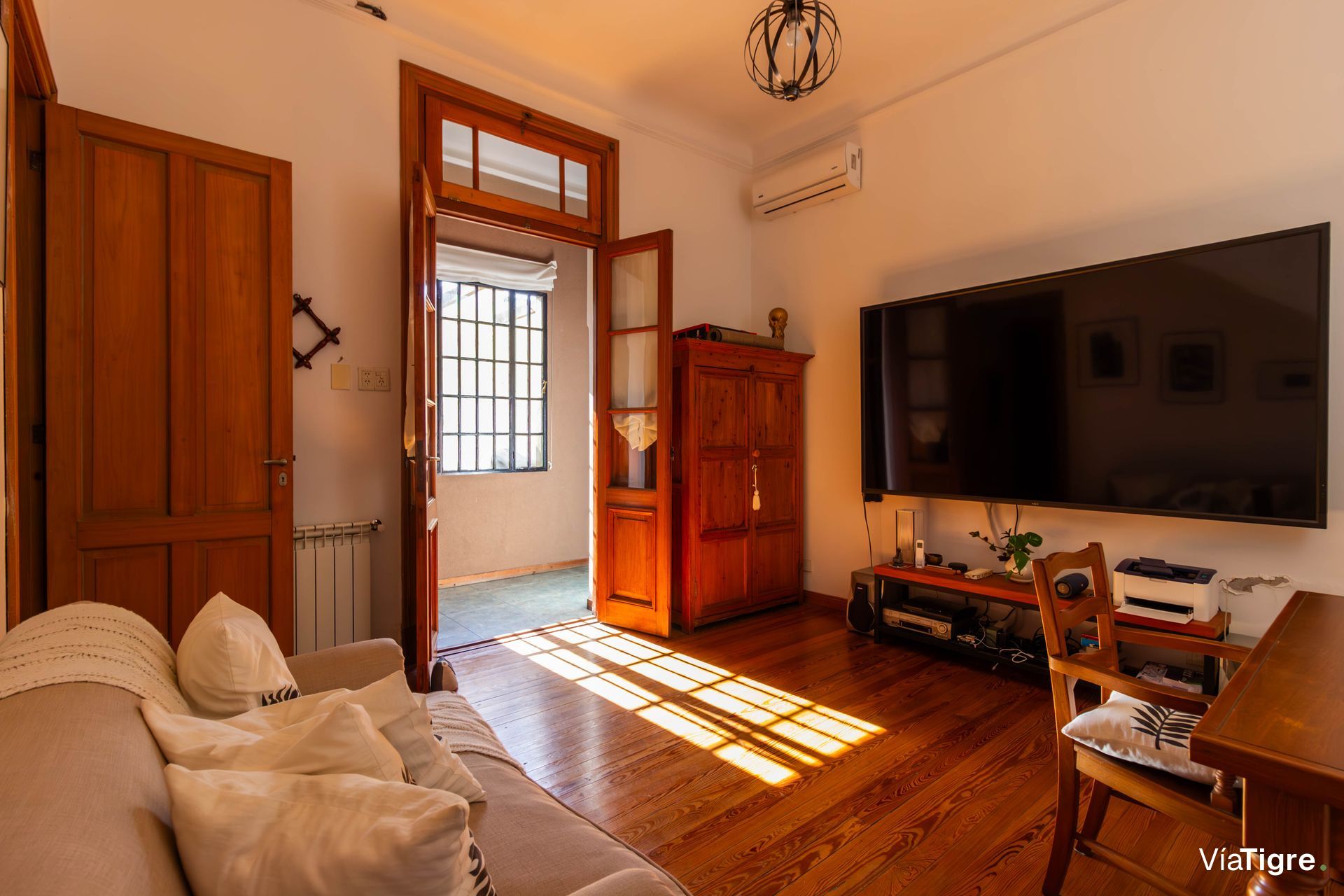 VENTA Casa 400m2 terreno Pileta/Jardín Martínez