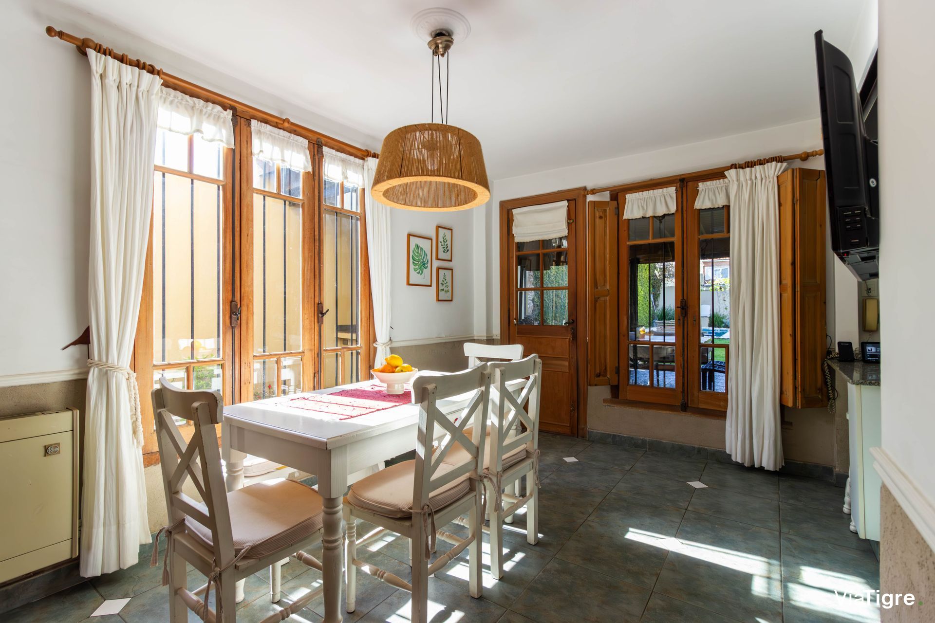 VENTA Casa 400m2 terreno Pileta/Jardín Martínez
