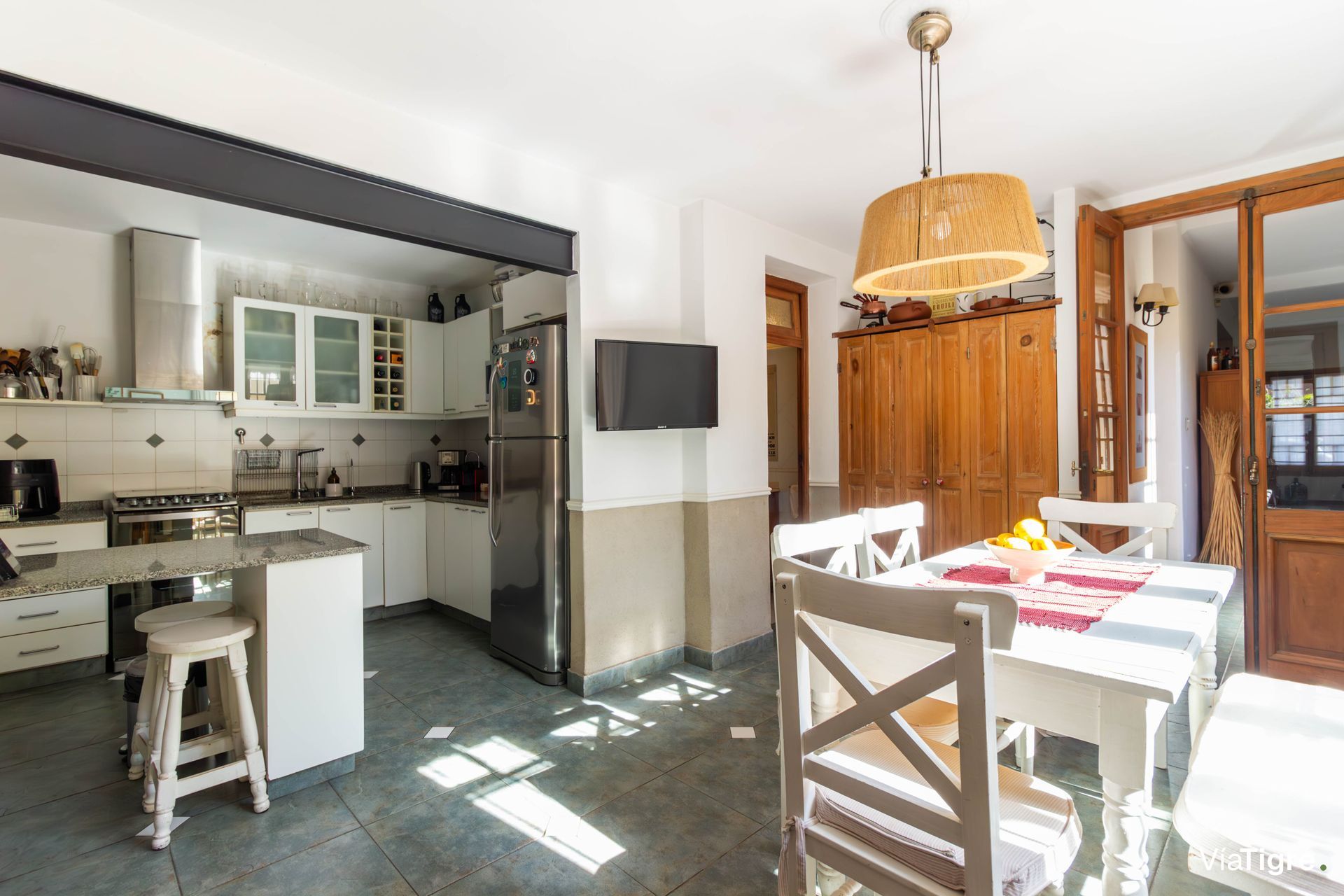 VENTA Casa 400m2 terreno Pileta/Jardín Martínez