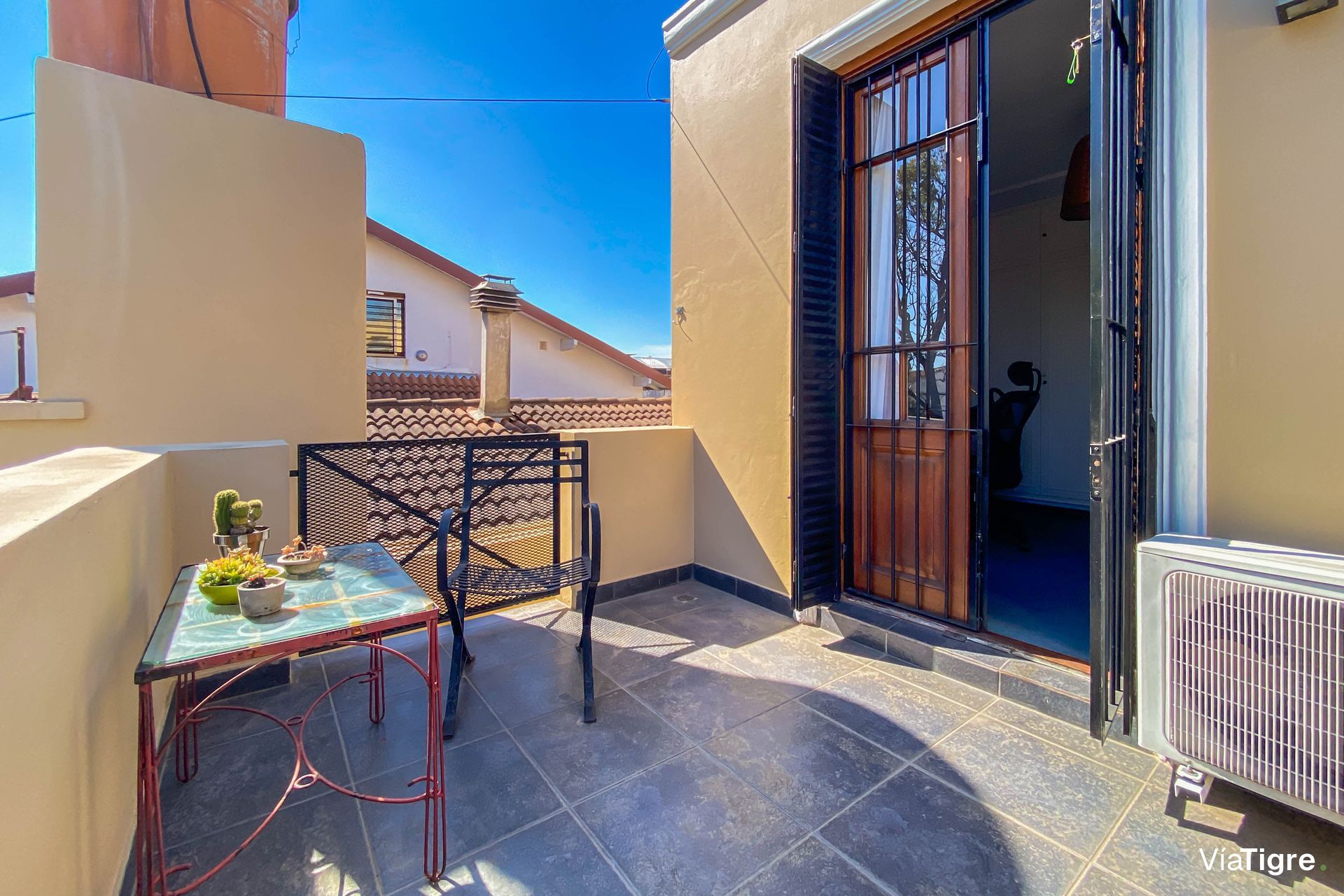 VENTA Casa 400m2 terreno Pileta/Jardín Martínez