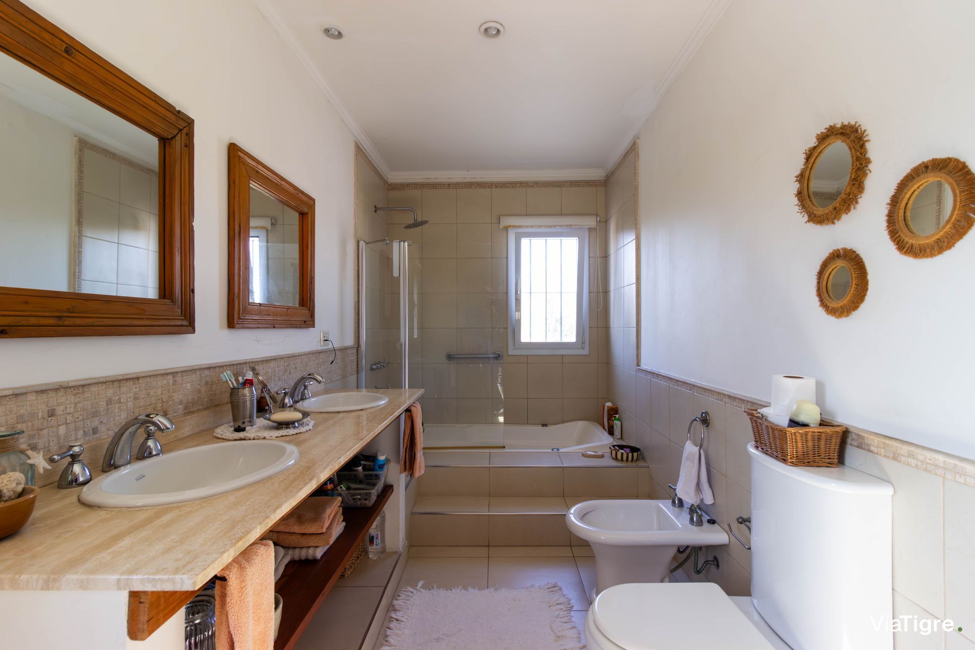 VENTA Casa 400m2 terreno Pileta/Jardín Martínez