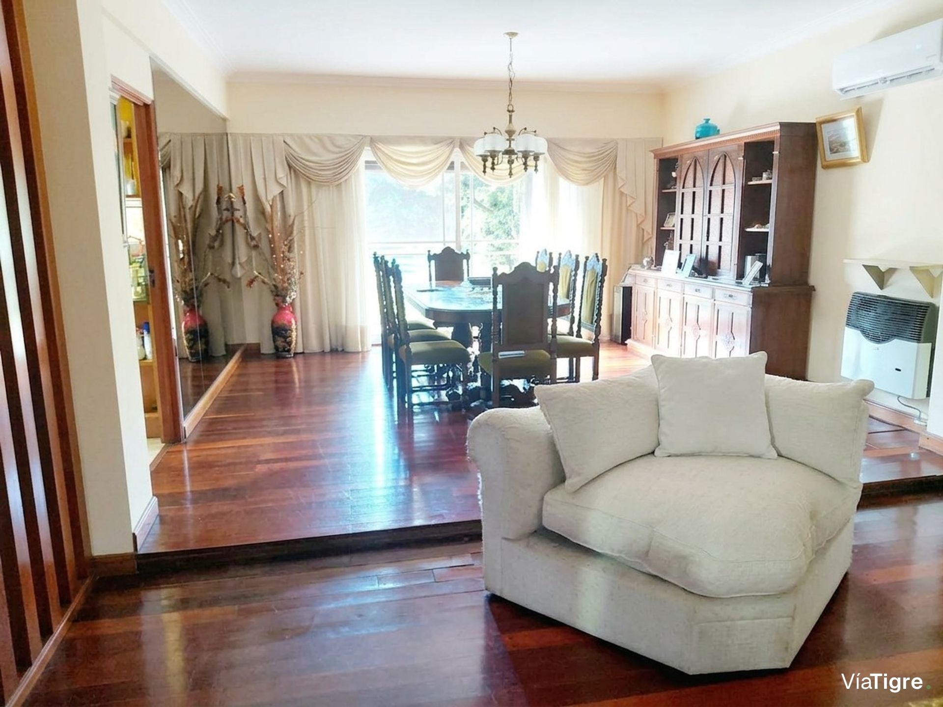 Venta Casa En 3 Plantas Con Jardin Pileta Martinez