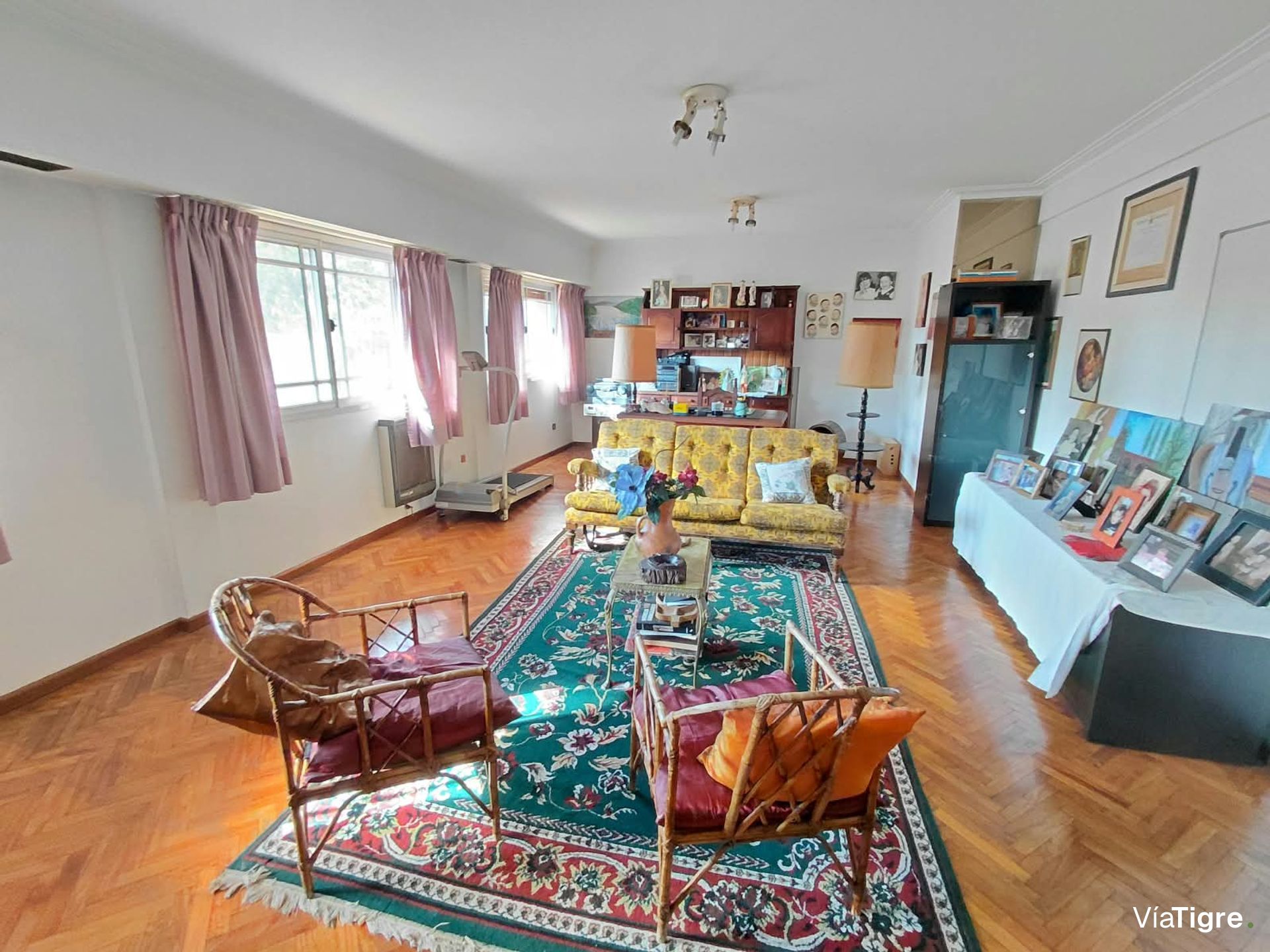 Venta Casa En 3 Plantas Con Jardin Pileta Martinez