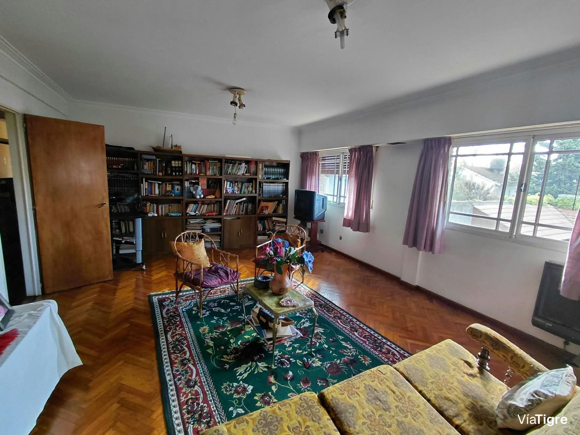 Venta Casa En 3 Plantas Con Jardin Pileta Martinez