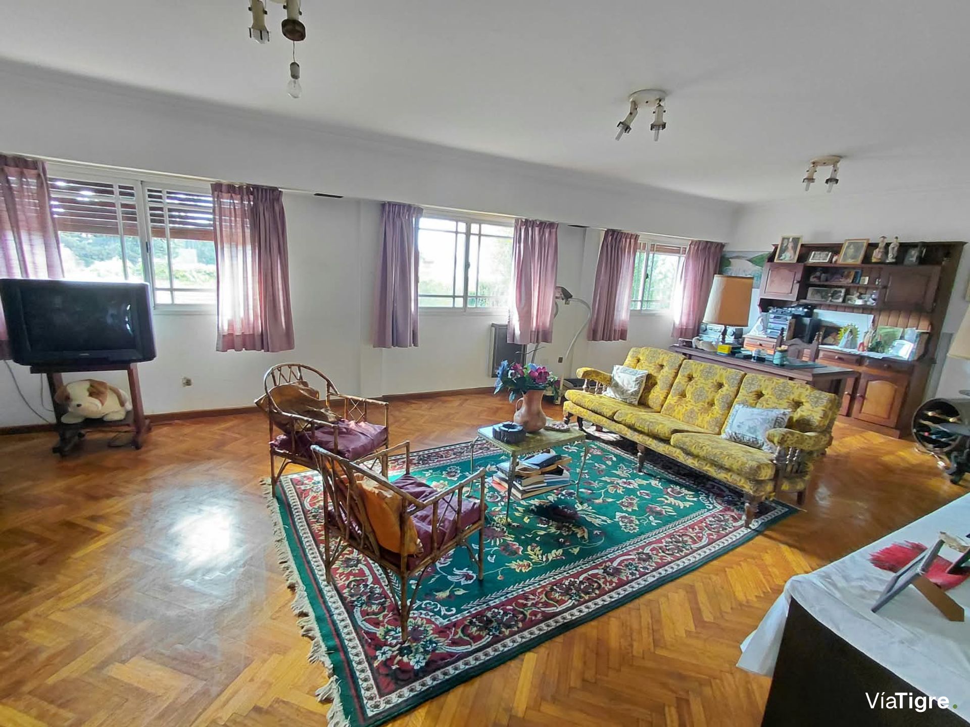 Venta Casa En 3 Plantas Con Jardin Pileta Martinez