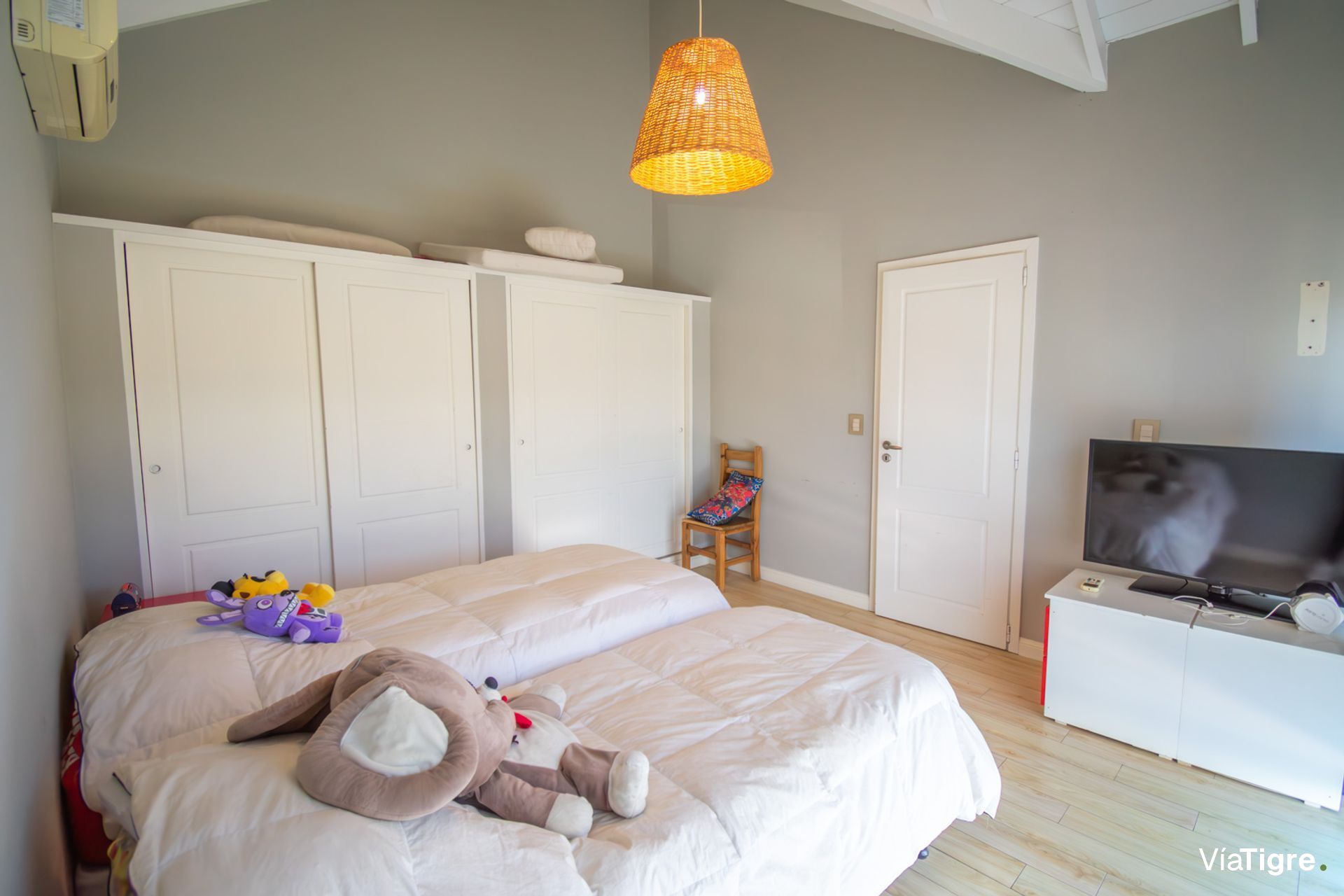 Venta Casa 6 Ambientes Barrio San Isidro Labrador