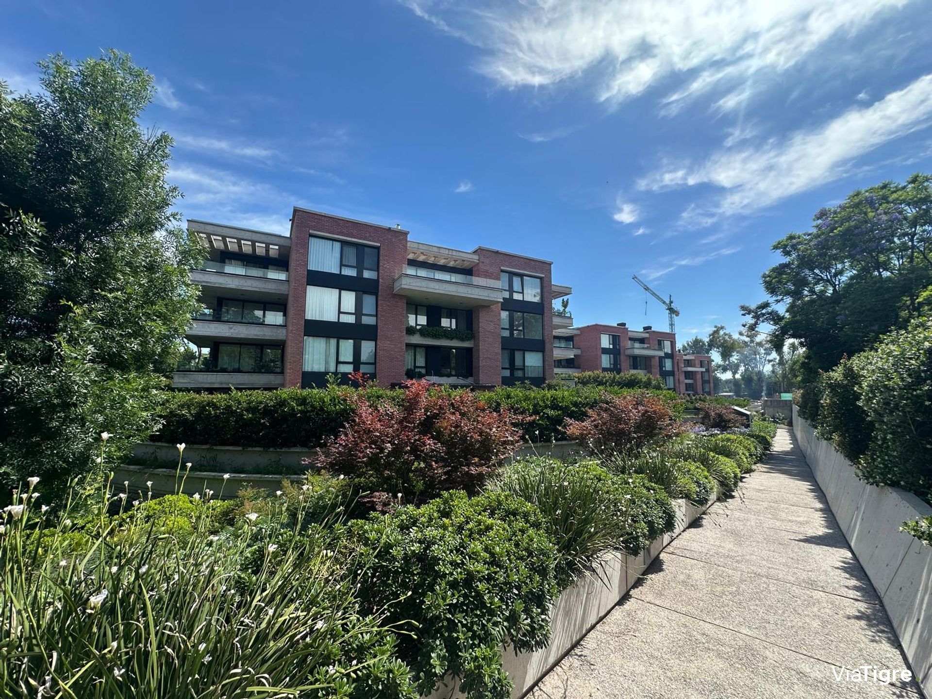 Departamento 4 amb en Venta en Urbana Las Lomas