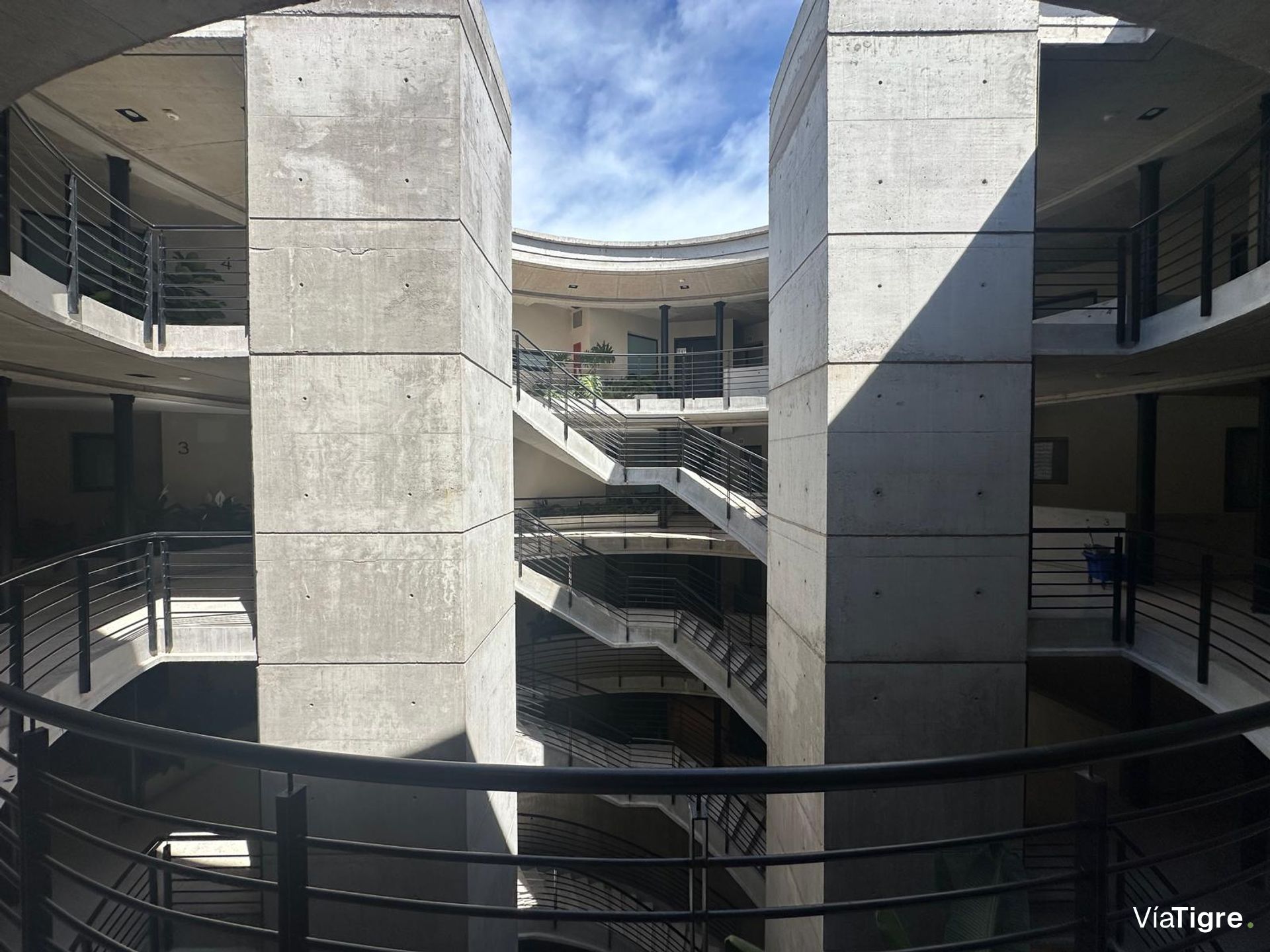 Departamento 4 amb en Venta en Urbana Las Lomas