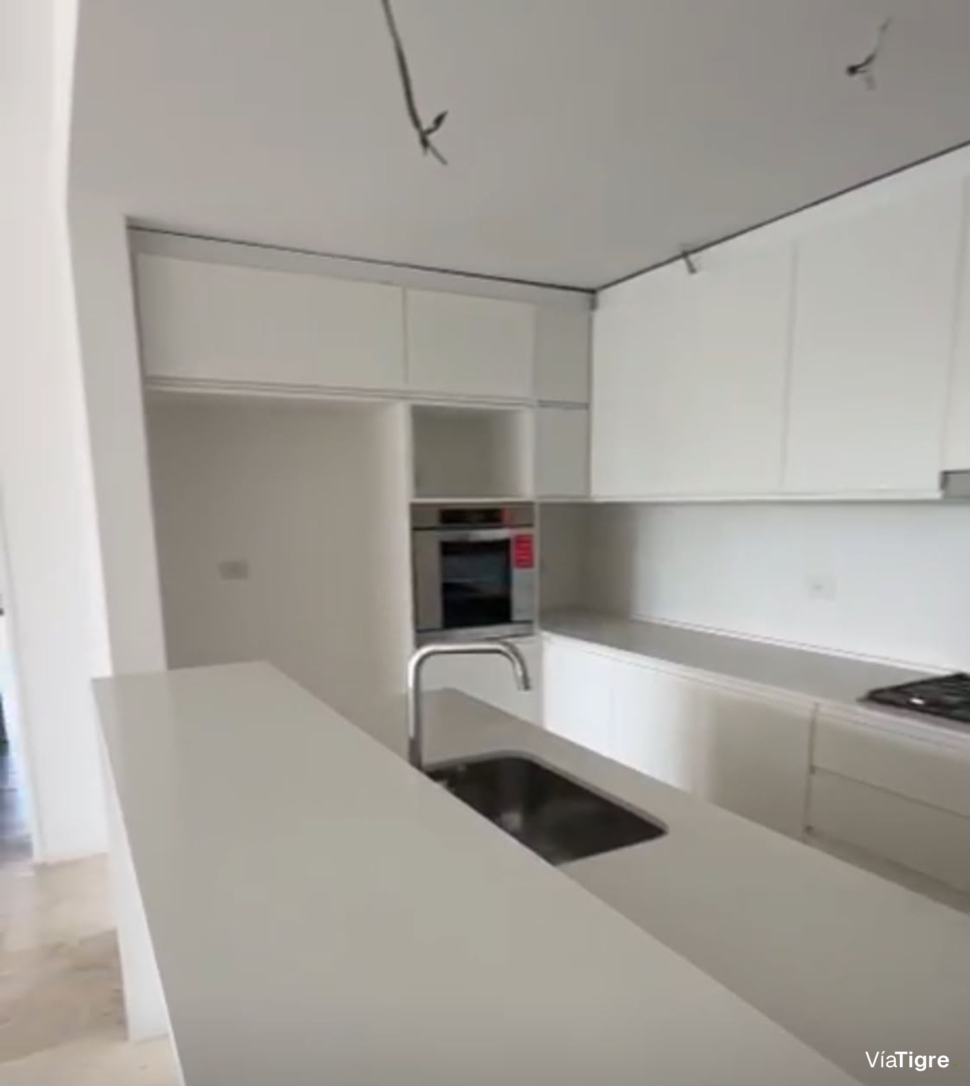 Departamento 4 amb en Venta en Urbana Las Lomas