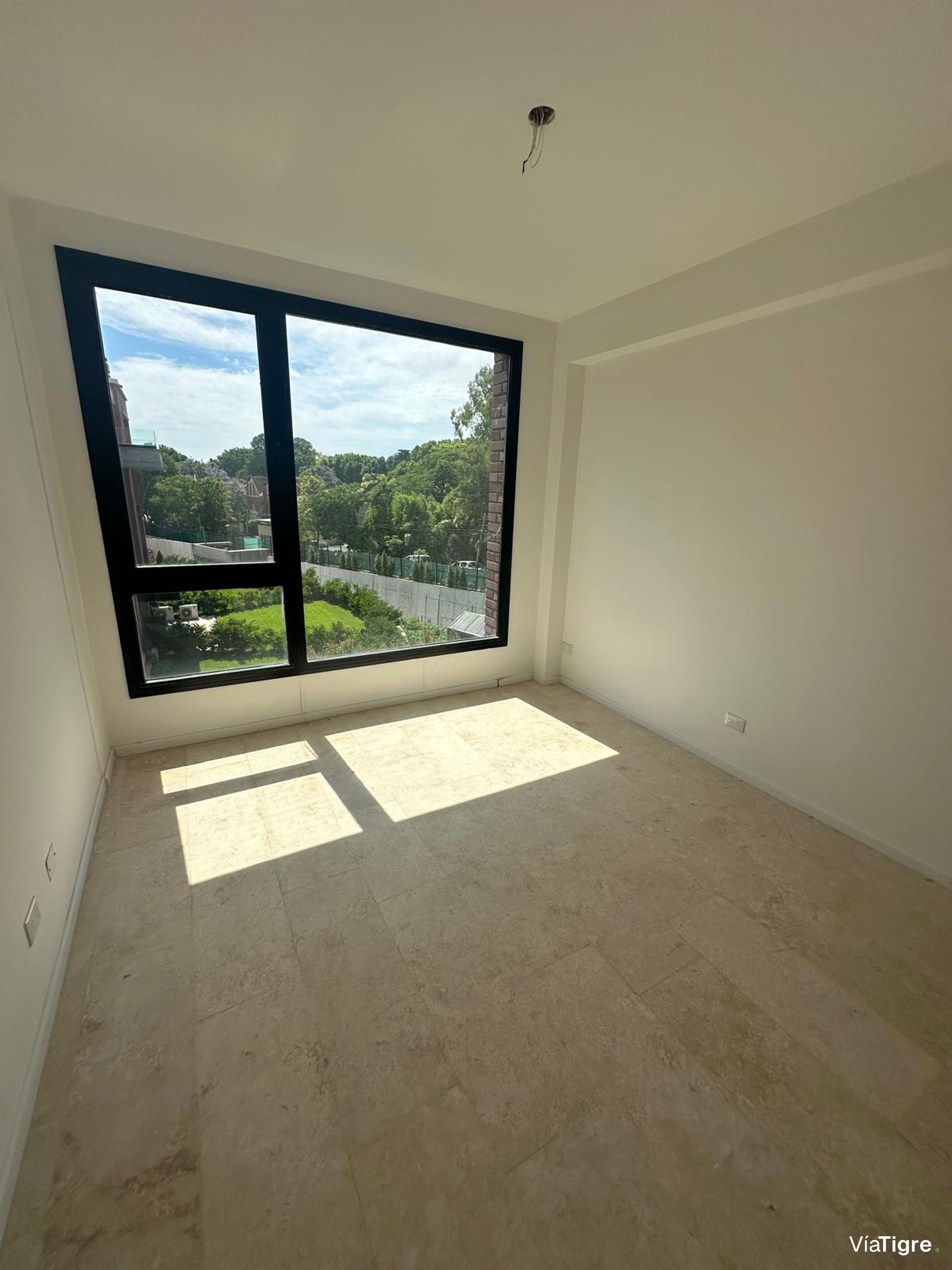 Departamento 4 amb en Venta en Urbana Las Lomas