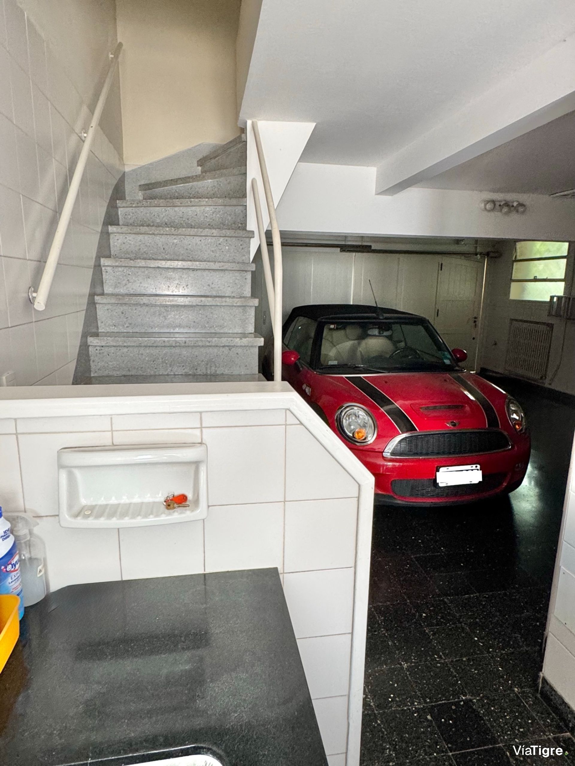 Venta casa en Acassuso con jardin/pileta/garage.