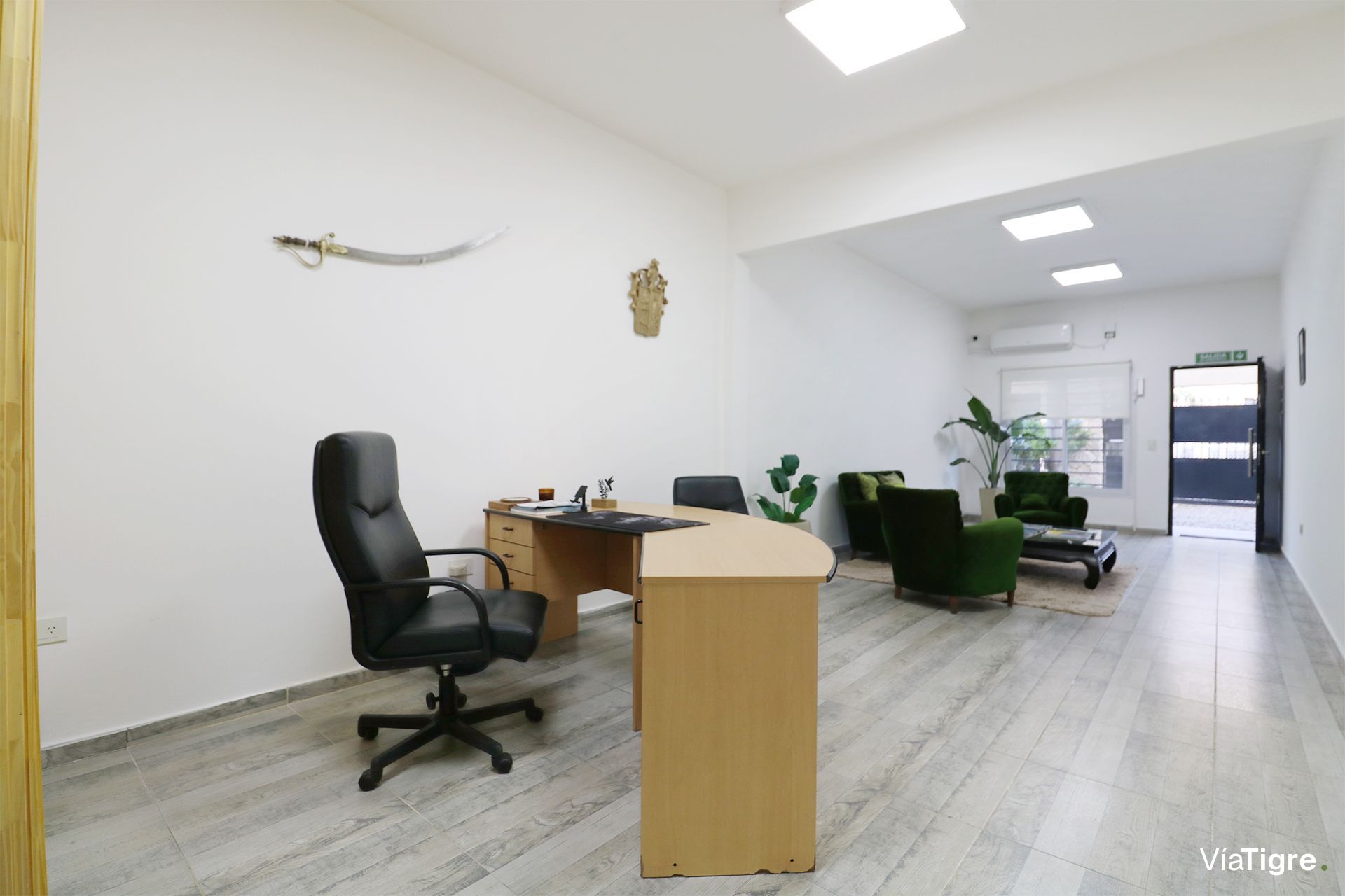 Venta Oficina Depósito Cochera Terraza Martinez